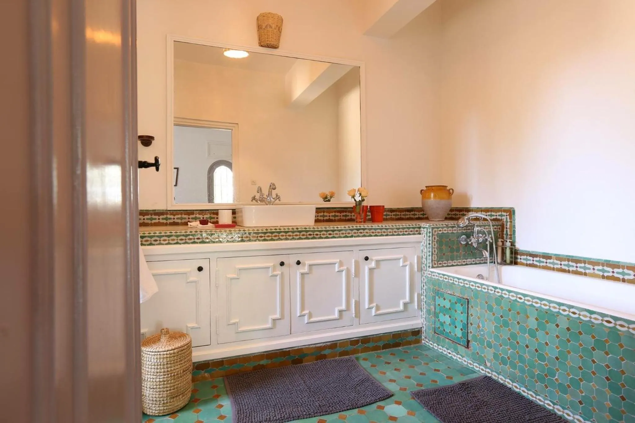 Bathroom in La Vie En Rose - Horses & Dogs House