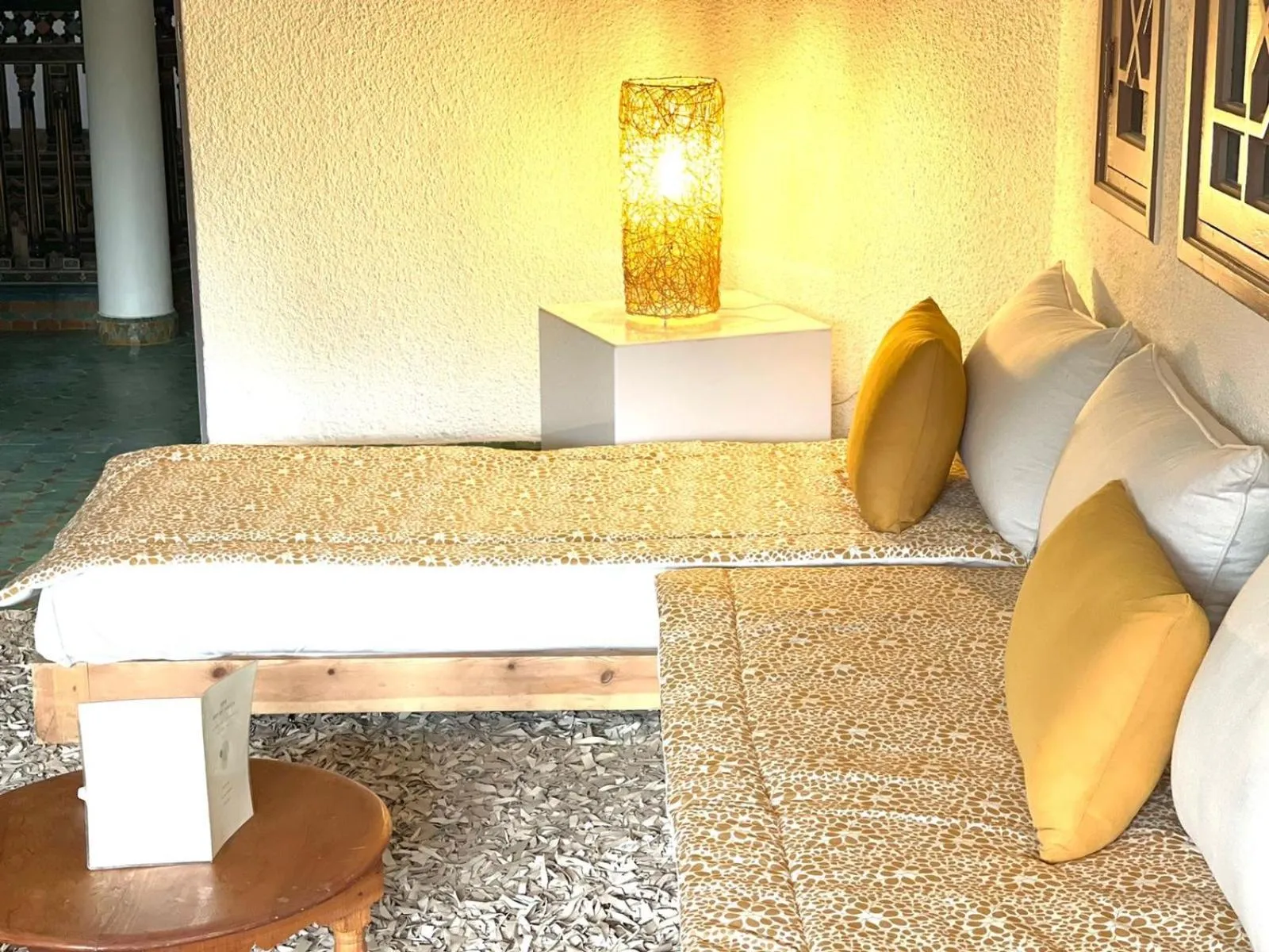 Bed in La Vie En Rose - Horses & Dogs House