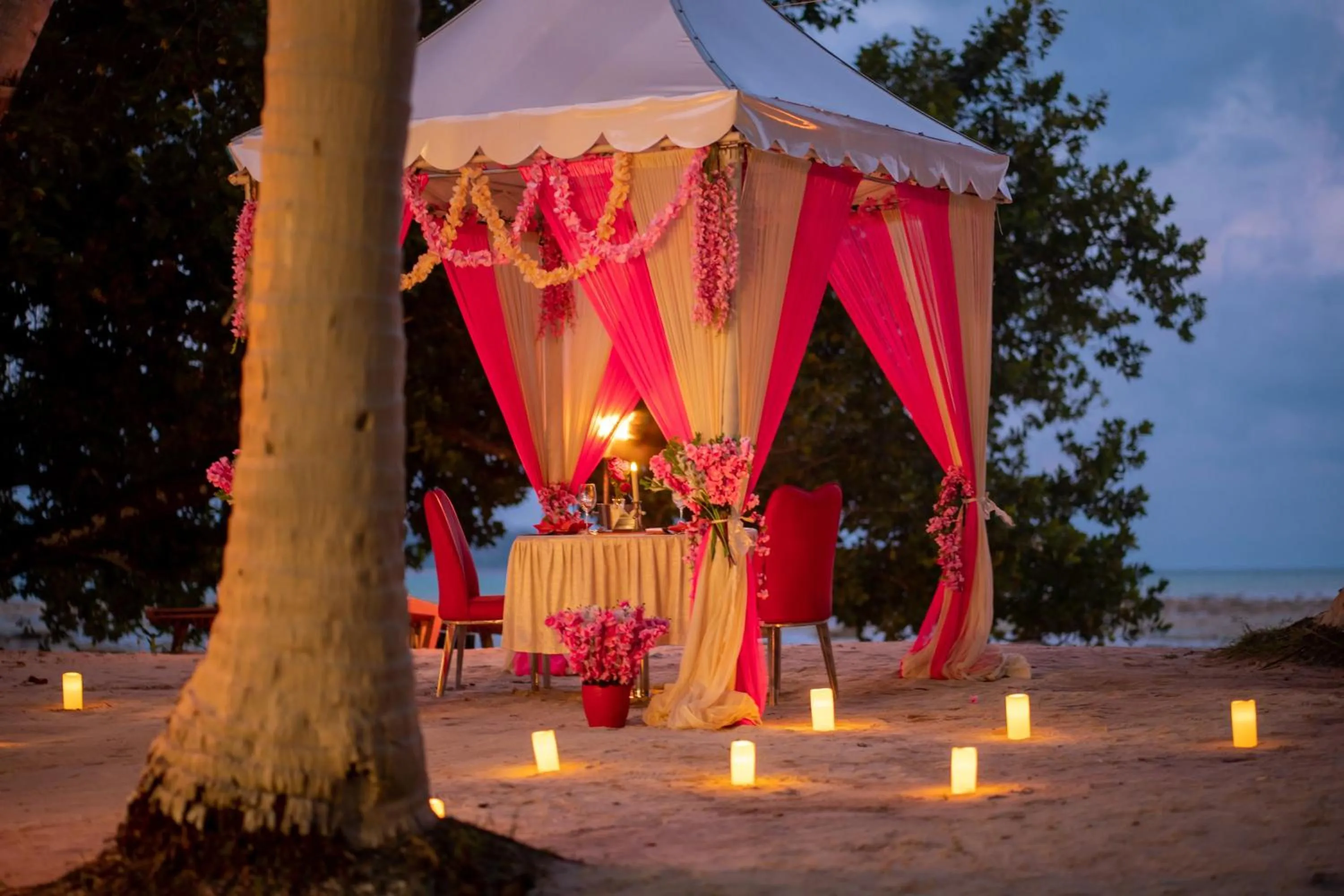 Dining area in Coral Reef Resort & Spa, Havelock