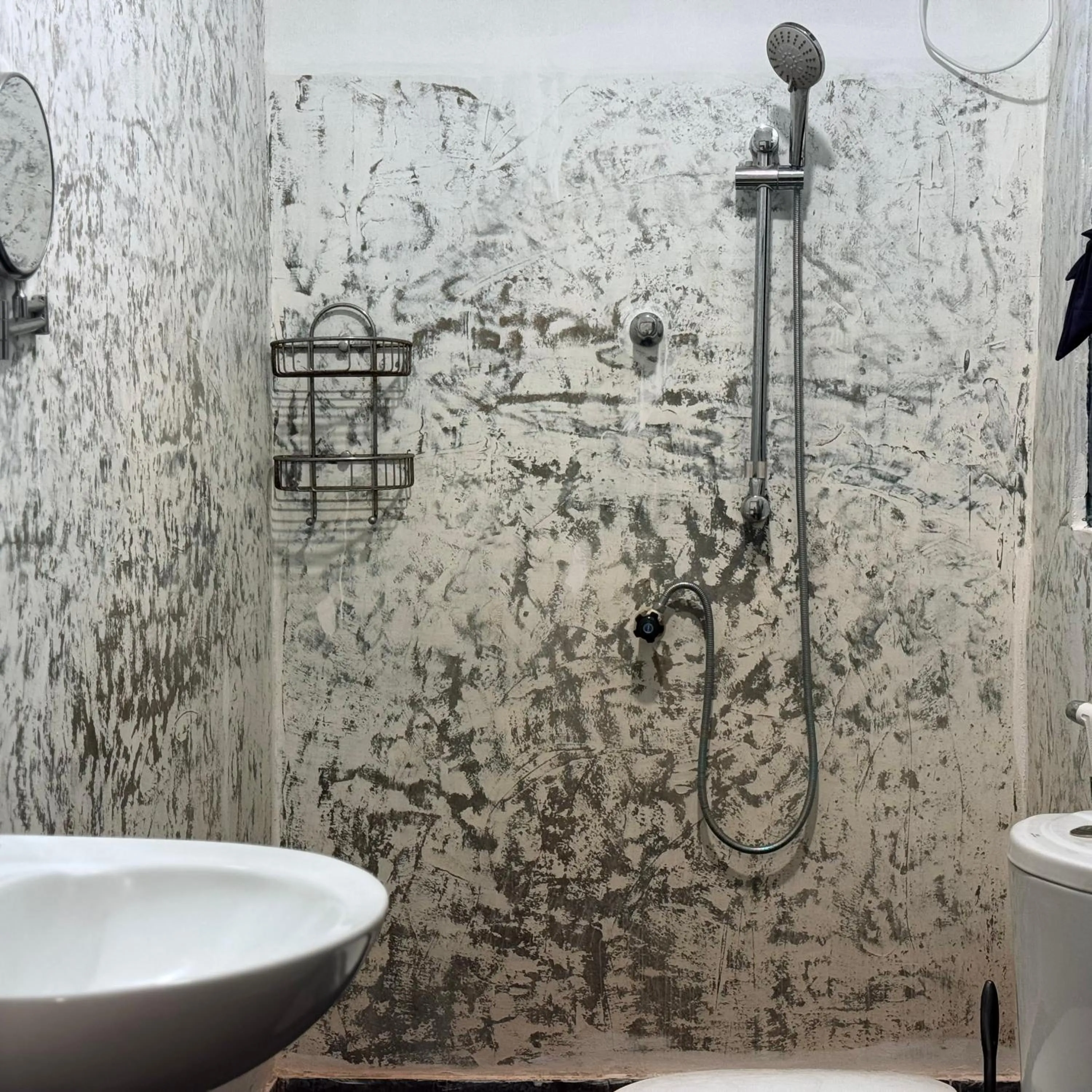 Shower in The Cove Pasikuda - Eco Resort