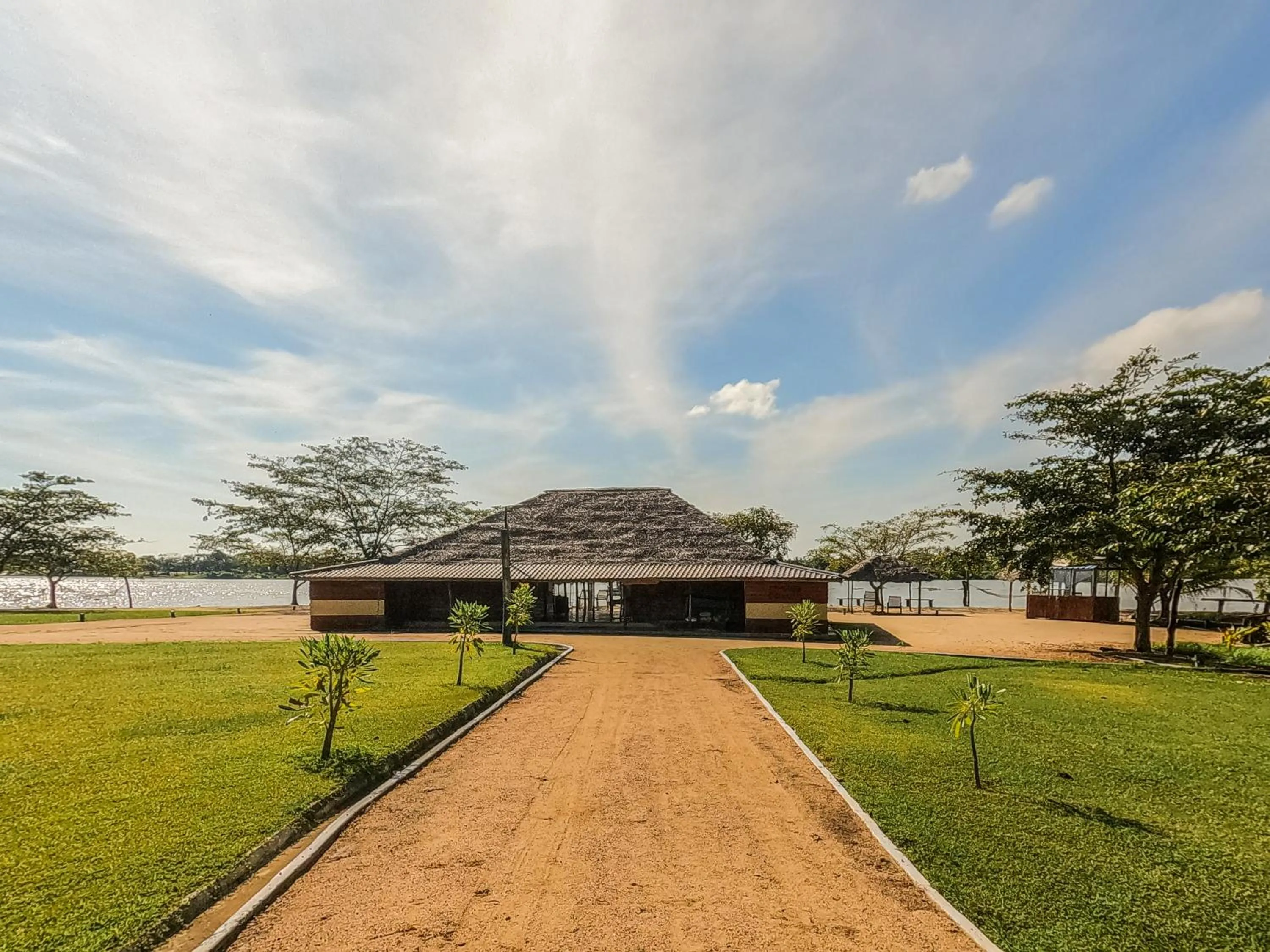 Day in The Cove Pasikuda - Eco Resort