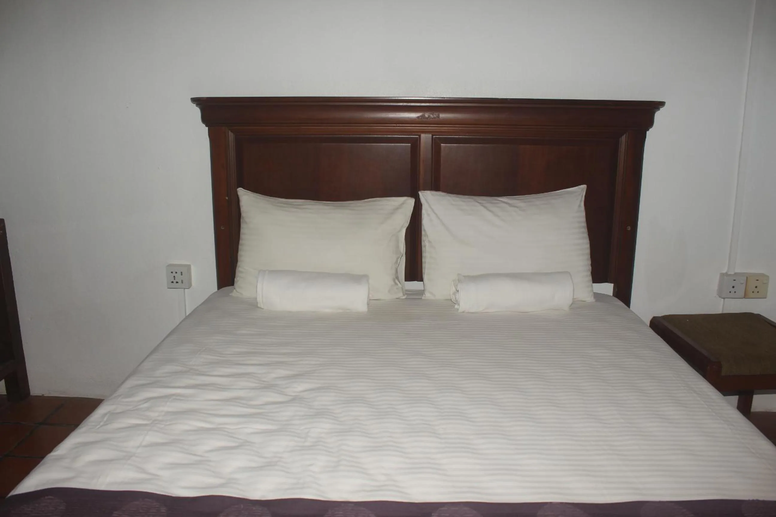 Bedroom in The Cove Pasikuda - Eco Resort