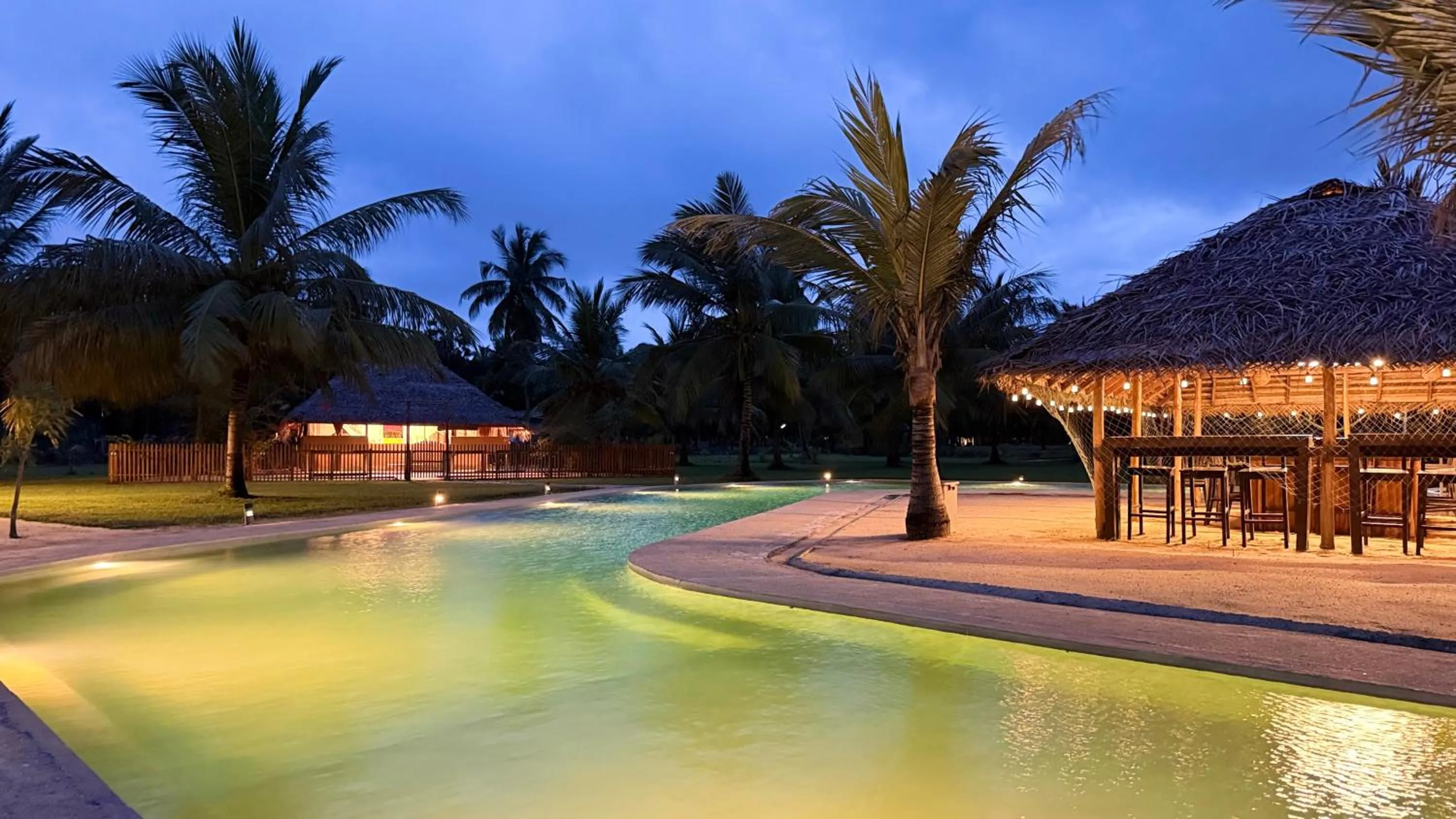 Night in The Cove Pasikuda - Eco Resort