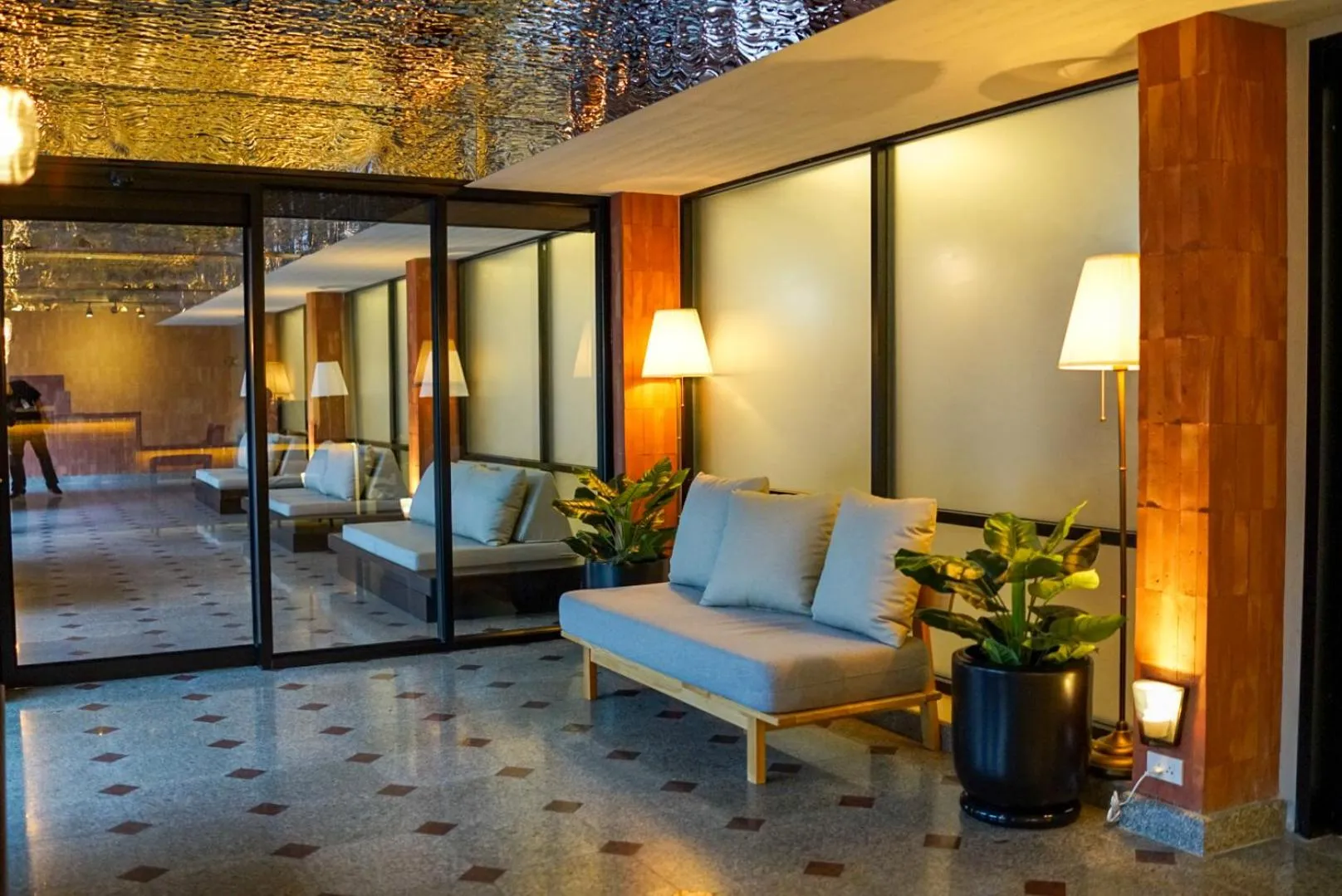 Living room in Wangkaew Hotel