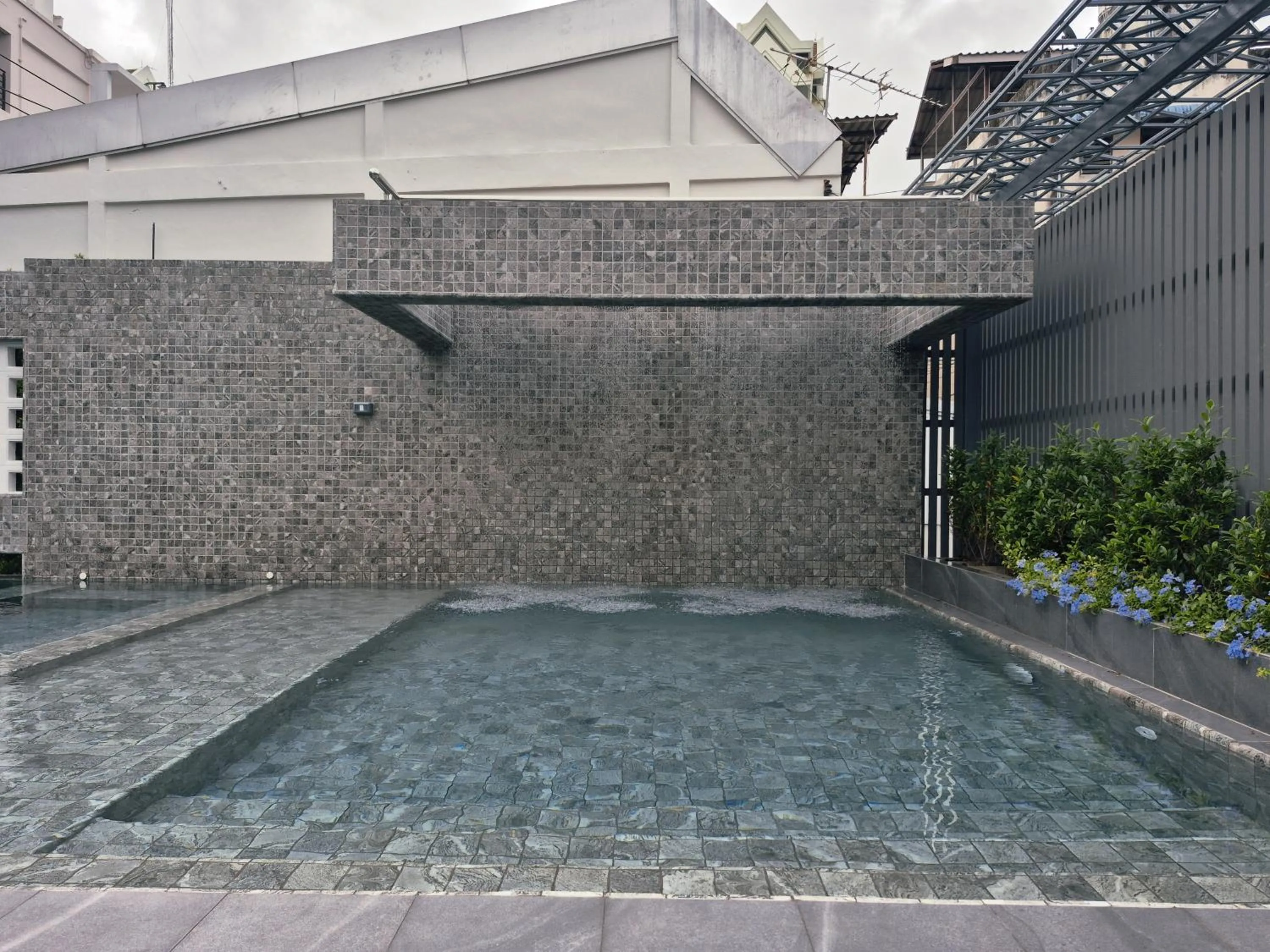 Swimming pool in Wangkaew Hotel