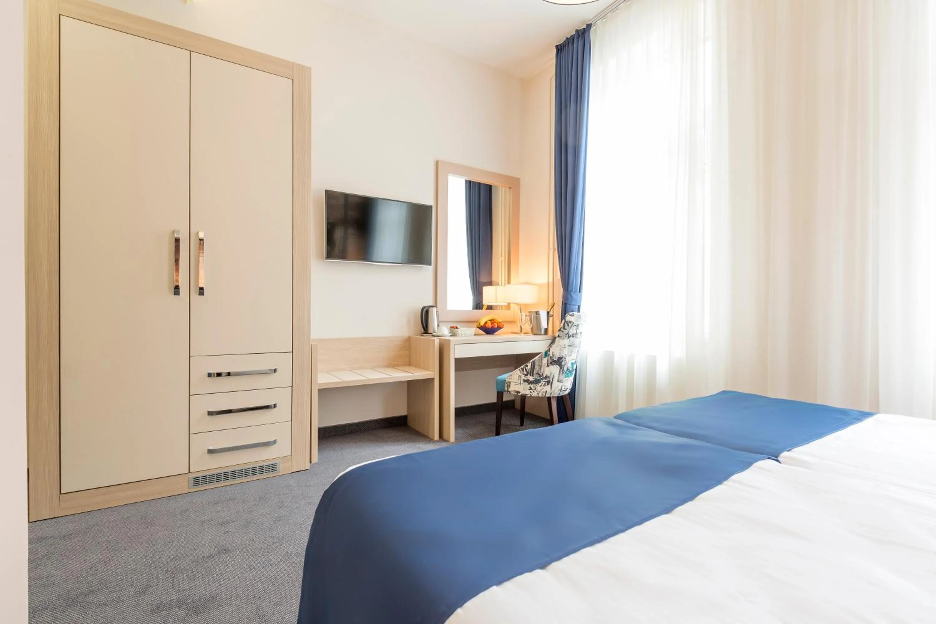 TV and multimedia, Bed in Five Points Square - City Center