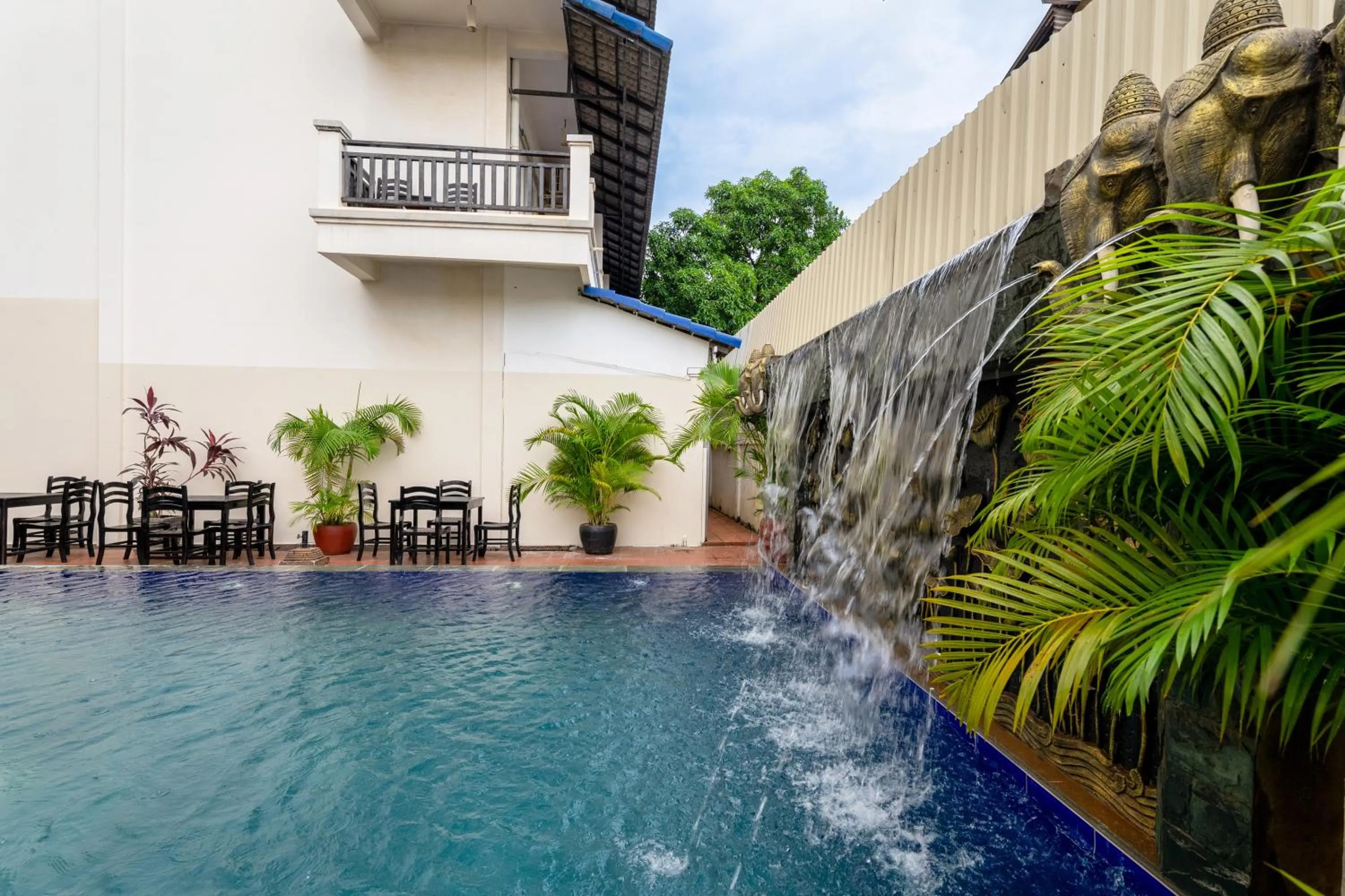 Swimming pool in Khmer Angkor Residence