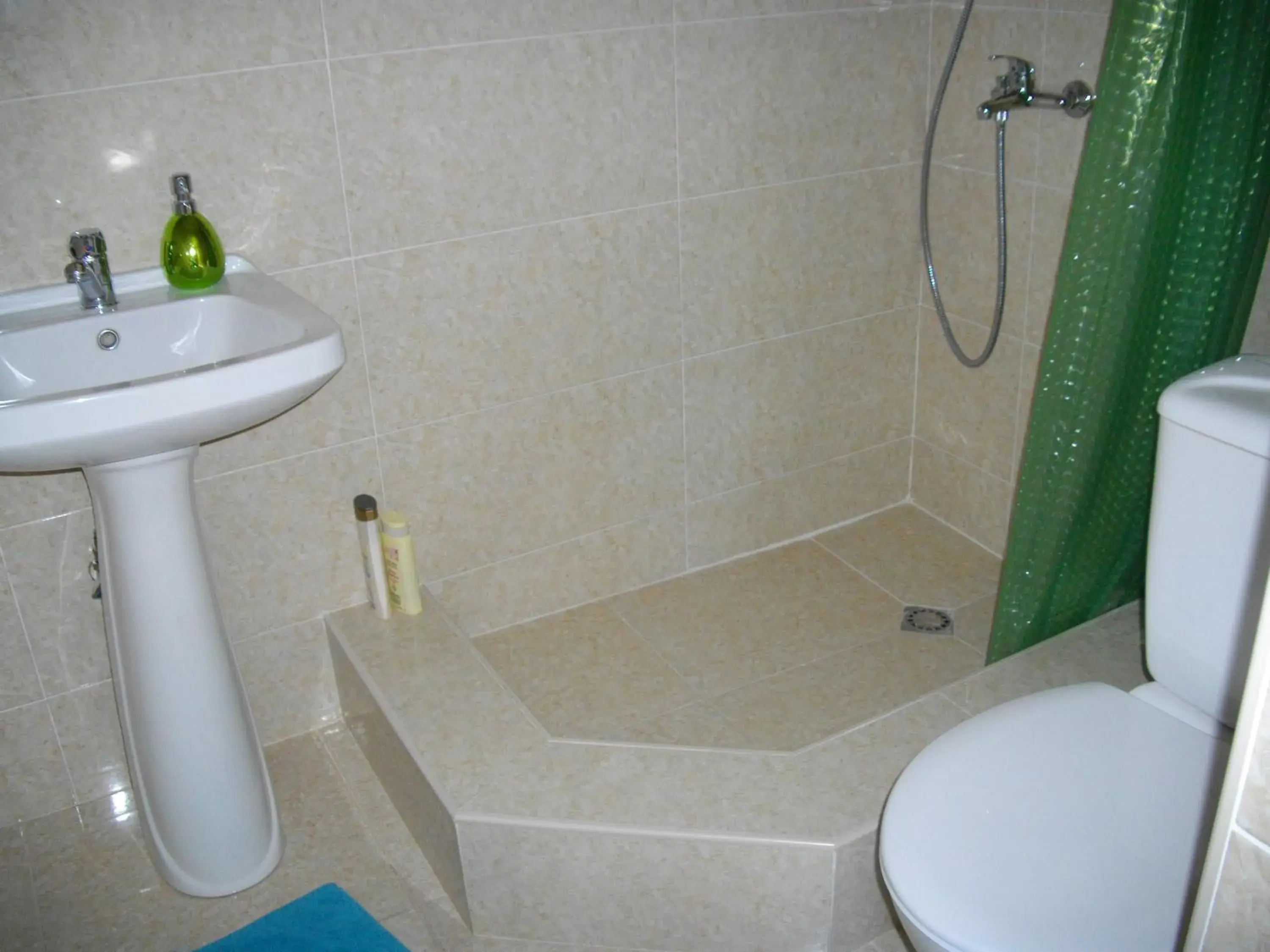 Twin Room with Balcony in Hotel Your Comfort Twin Room with Balcony in Hotel Your Comfort