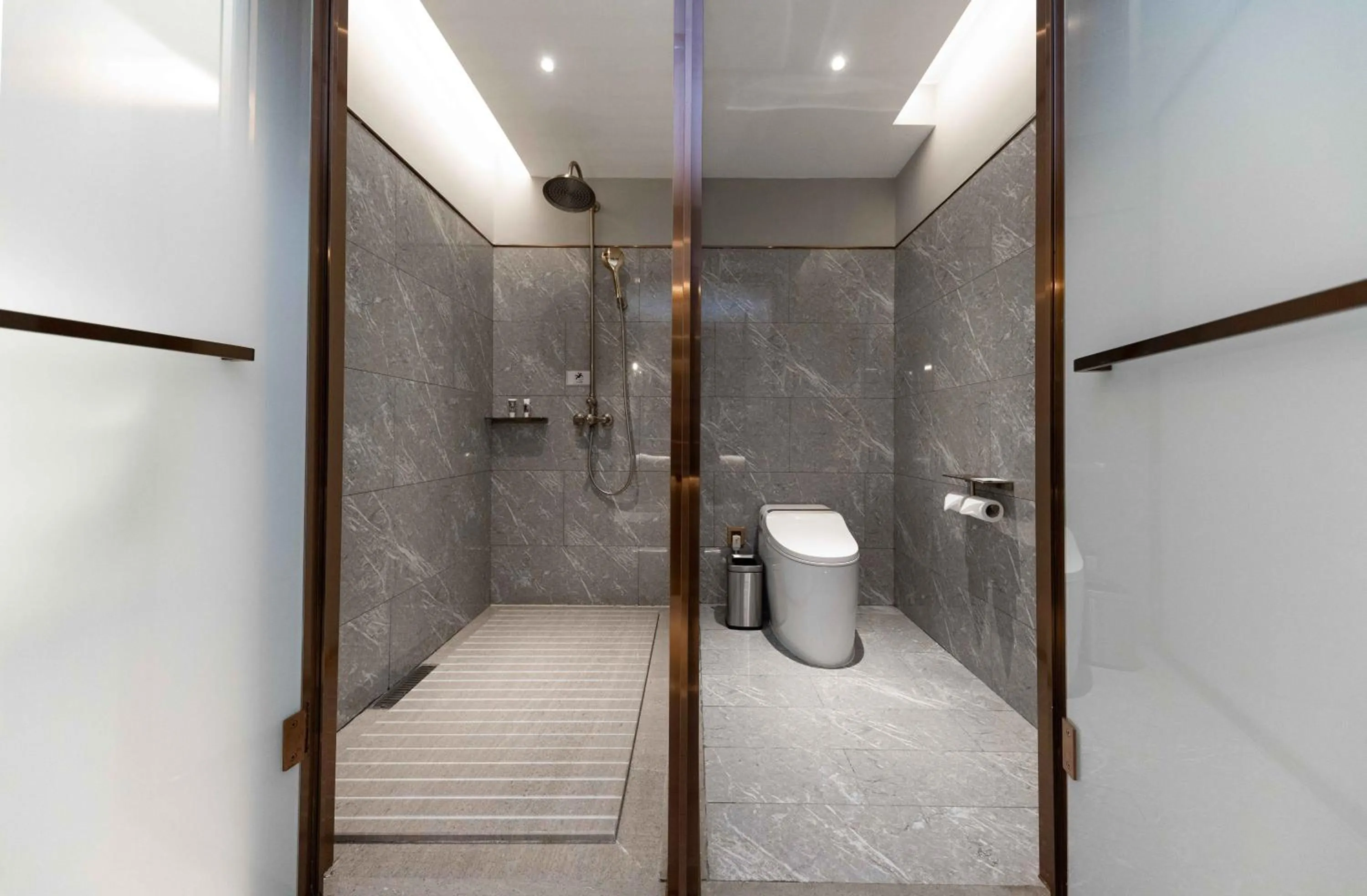 Property building in Mercure Hotel Shijiazhuang, Zhongshan East Road