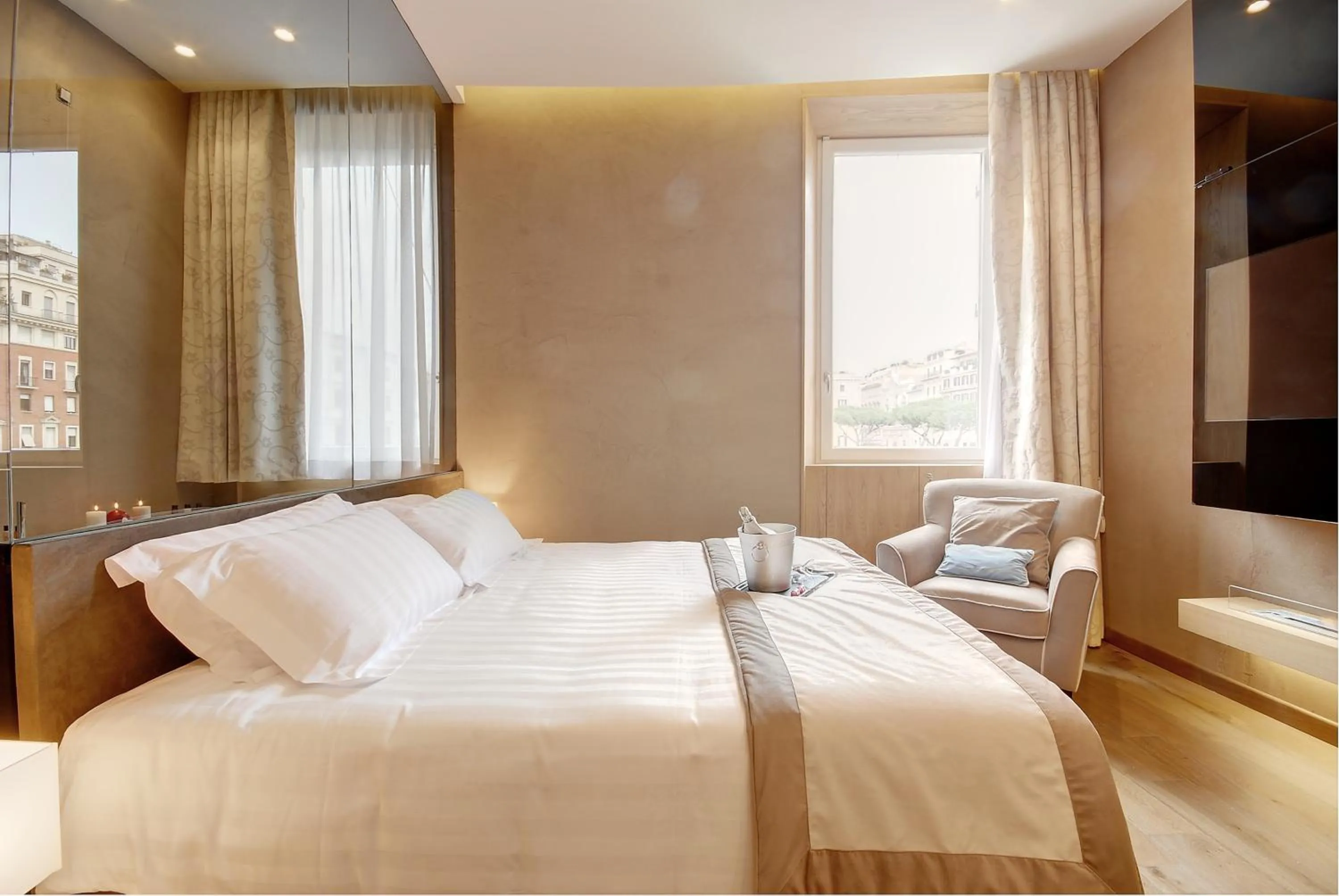 Bedroom in Sun Suite Luxury Pantheon