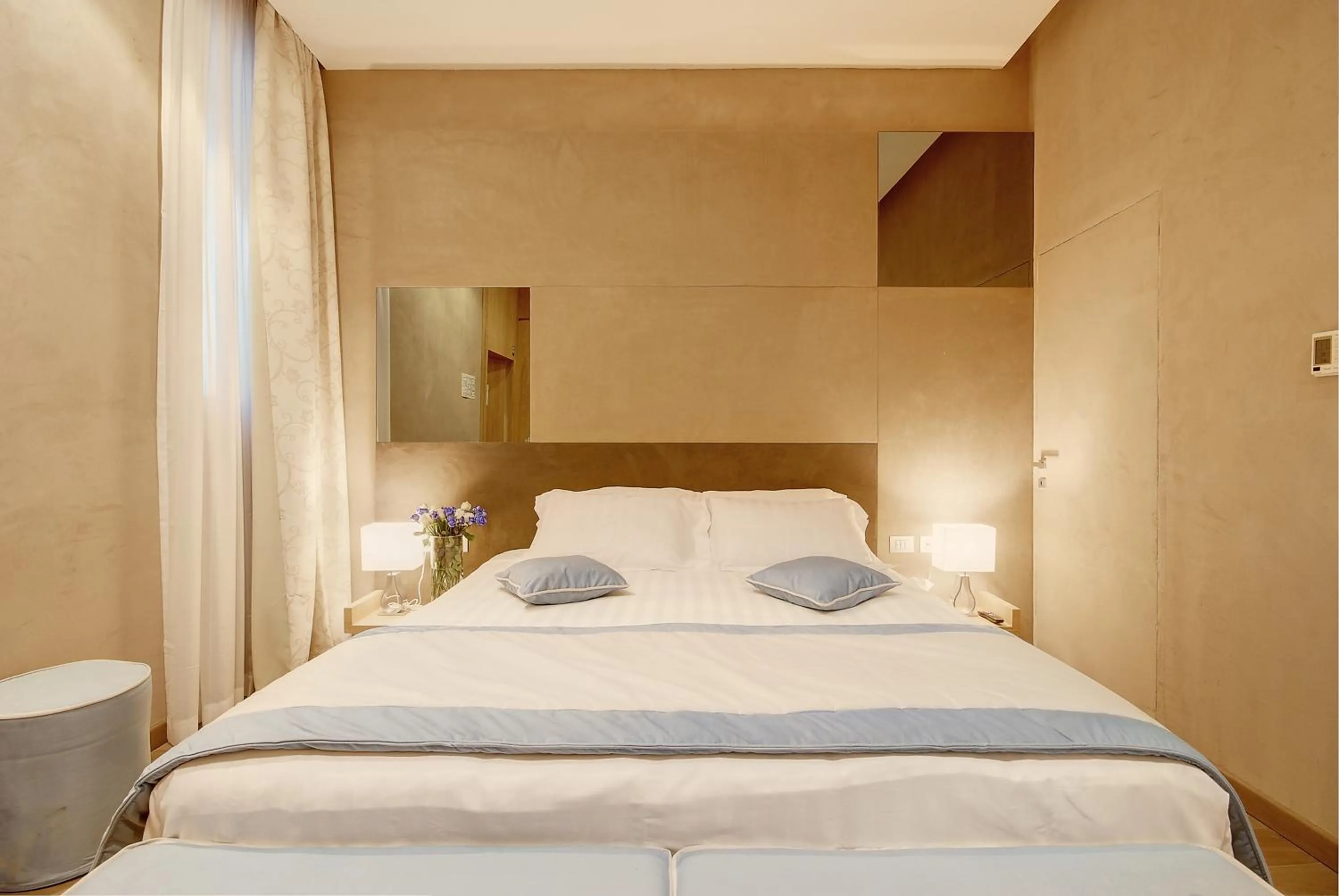 Bedroom in Sun Suite Luxury Pantheon