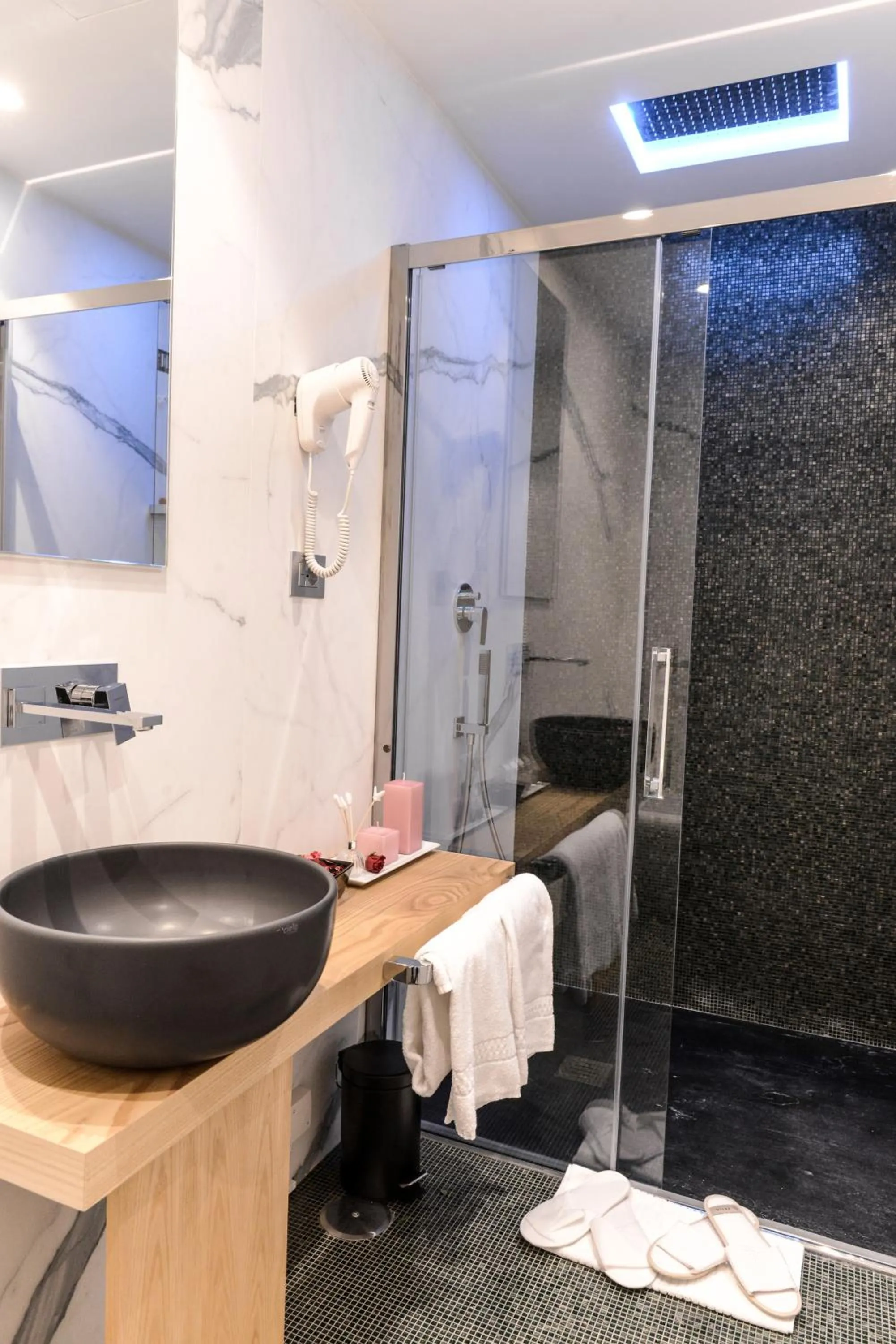 Bathroom in Sun Suite Luxury Pantheon