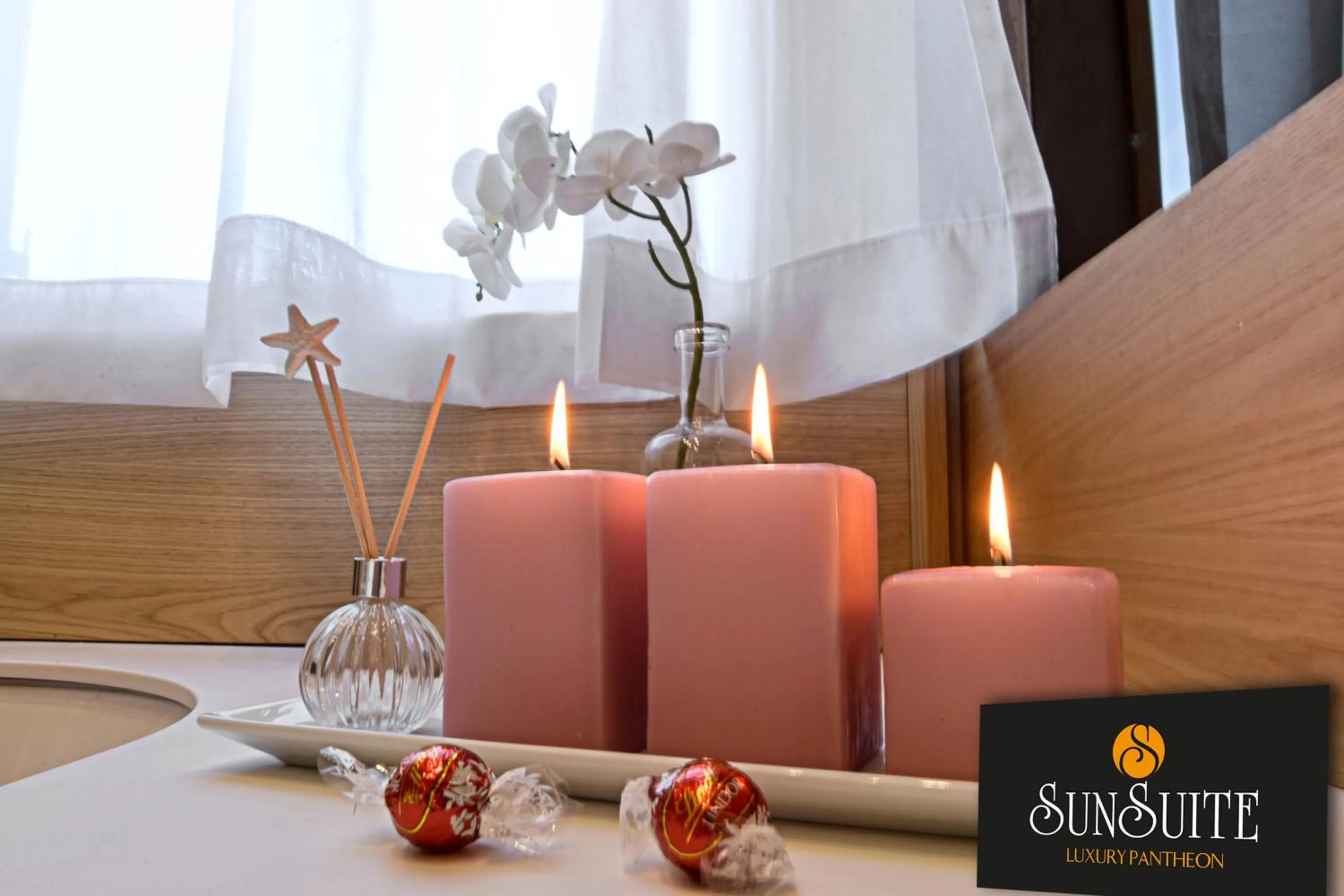 Decorative detail in Sun Suite Luxury Pantheon