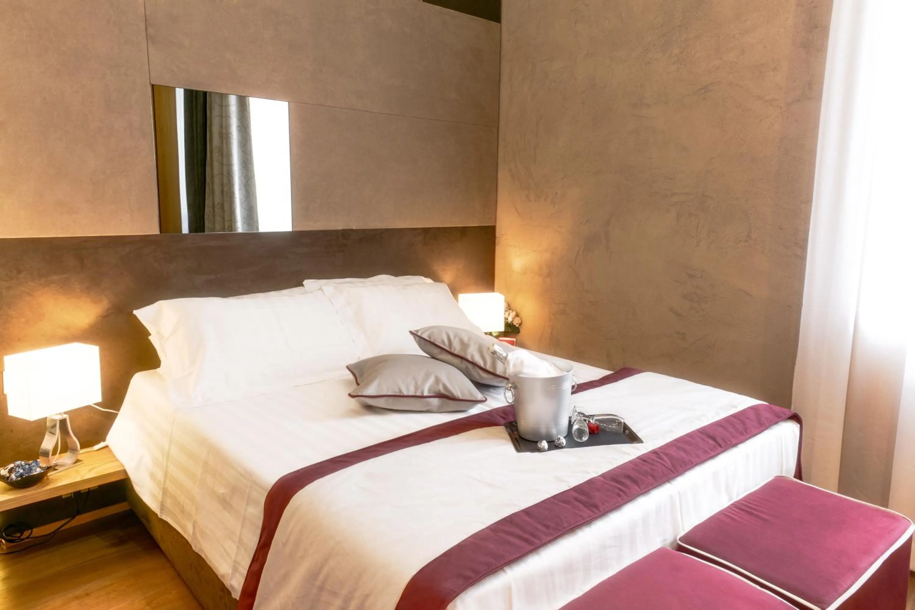 Bedroom in Sun Suite Luxury Pantheon