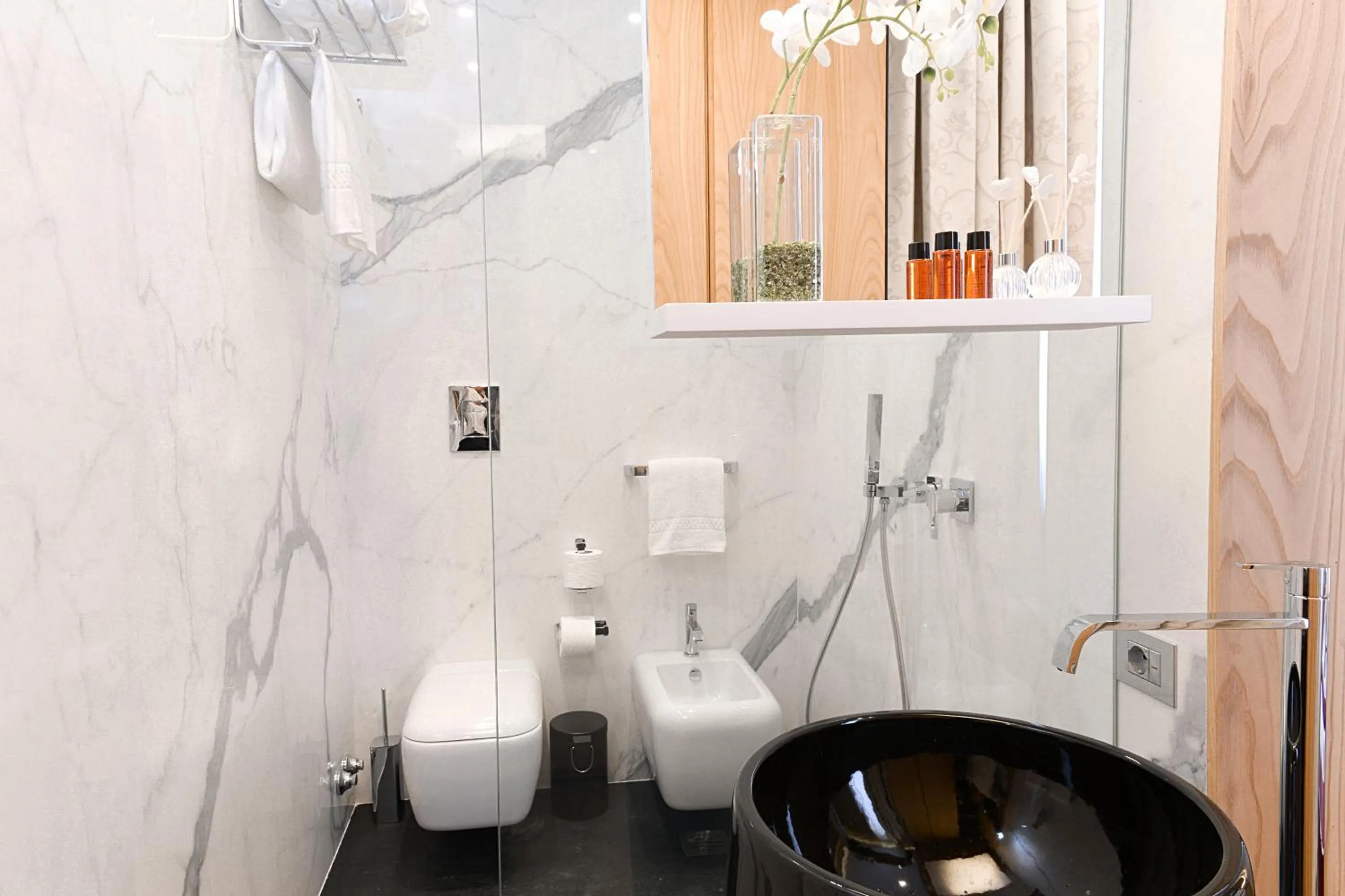 Bathroom in Sun Suite Luxury Pantheon