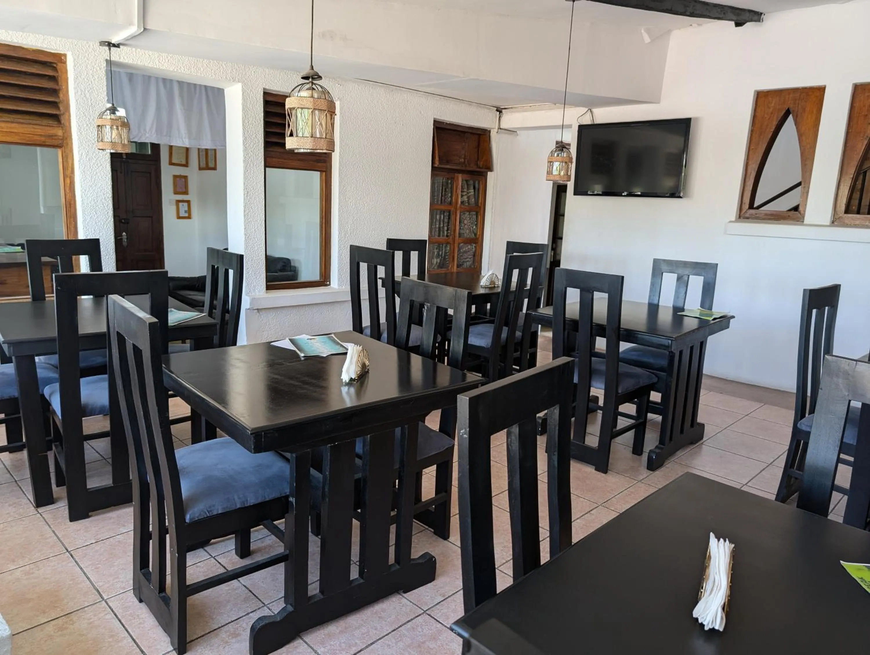 Restaurant/places to eat in Q-Bar & Guesthouse