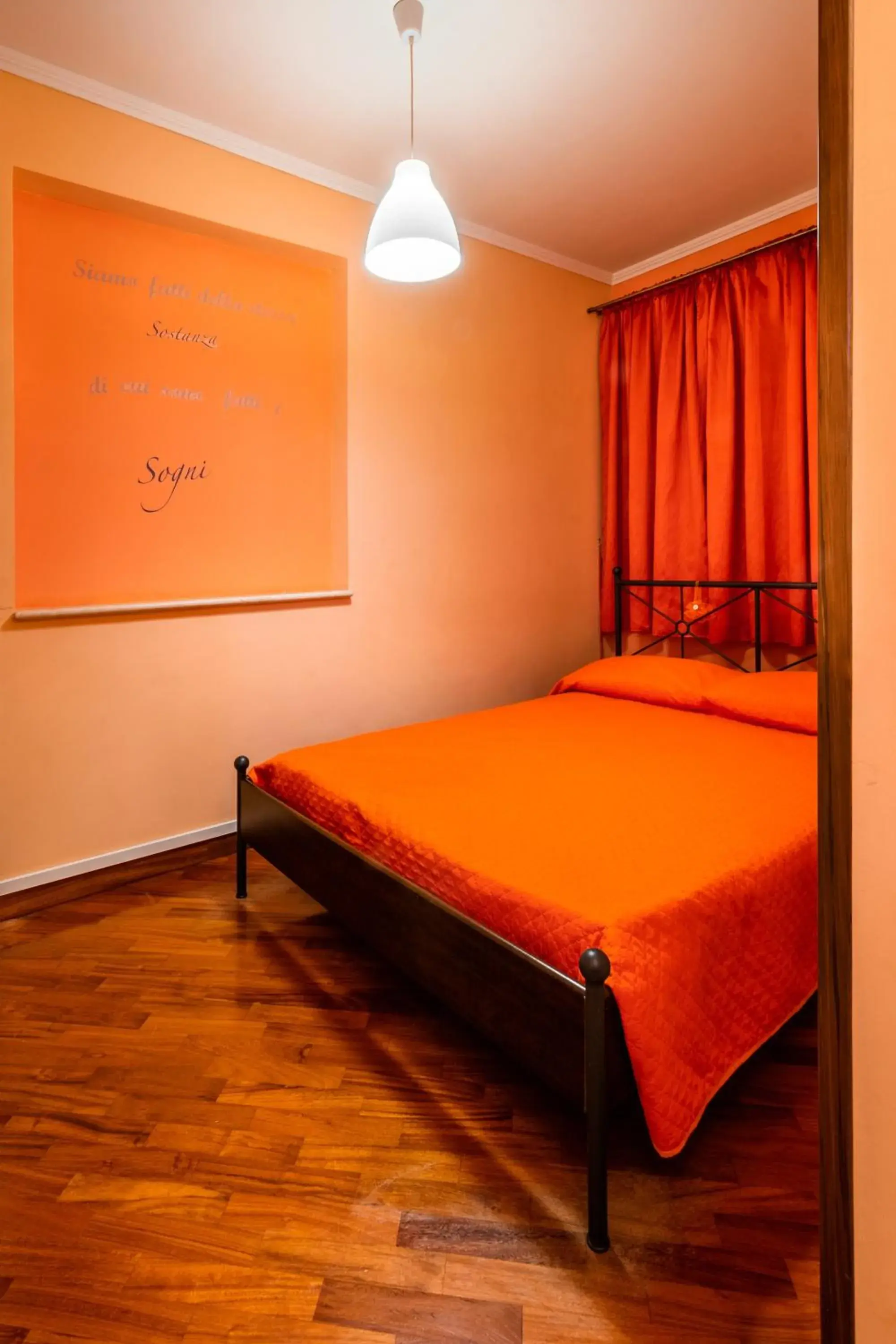 Small Double or Twin Room in Il Bacio e La Nocciola Small Double or Twin Room in Il Bacio e La Nocciola