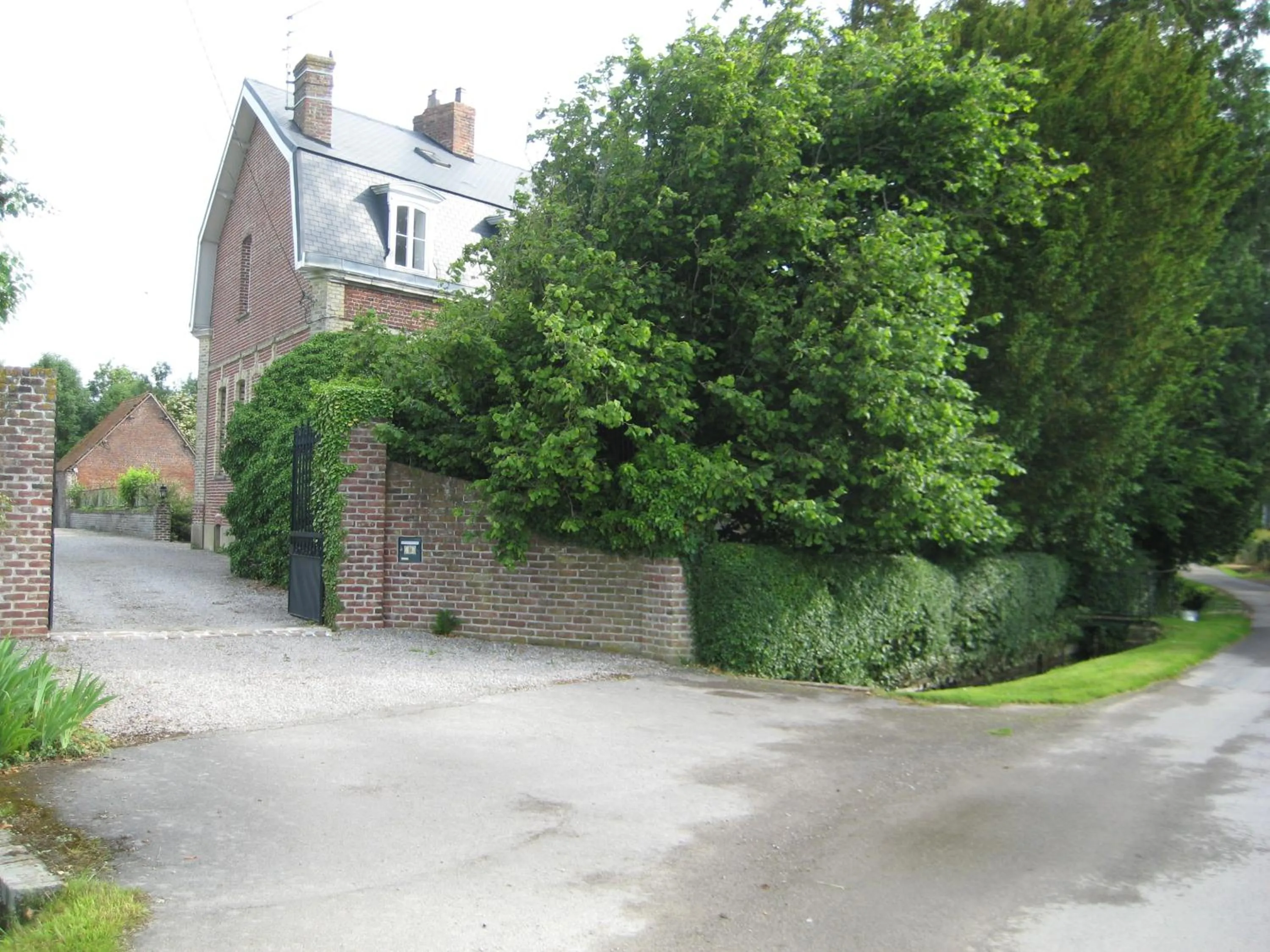 Facade/entrance in Le Clos Boutenelle