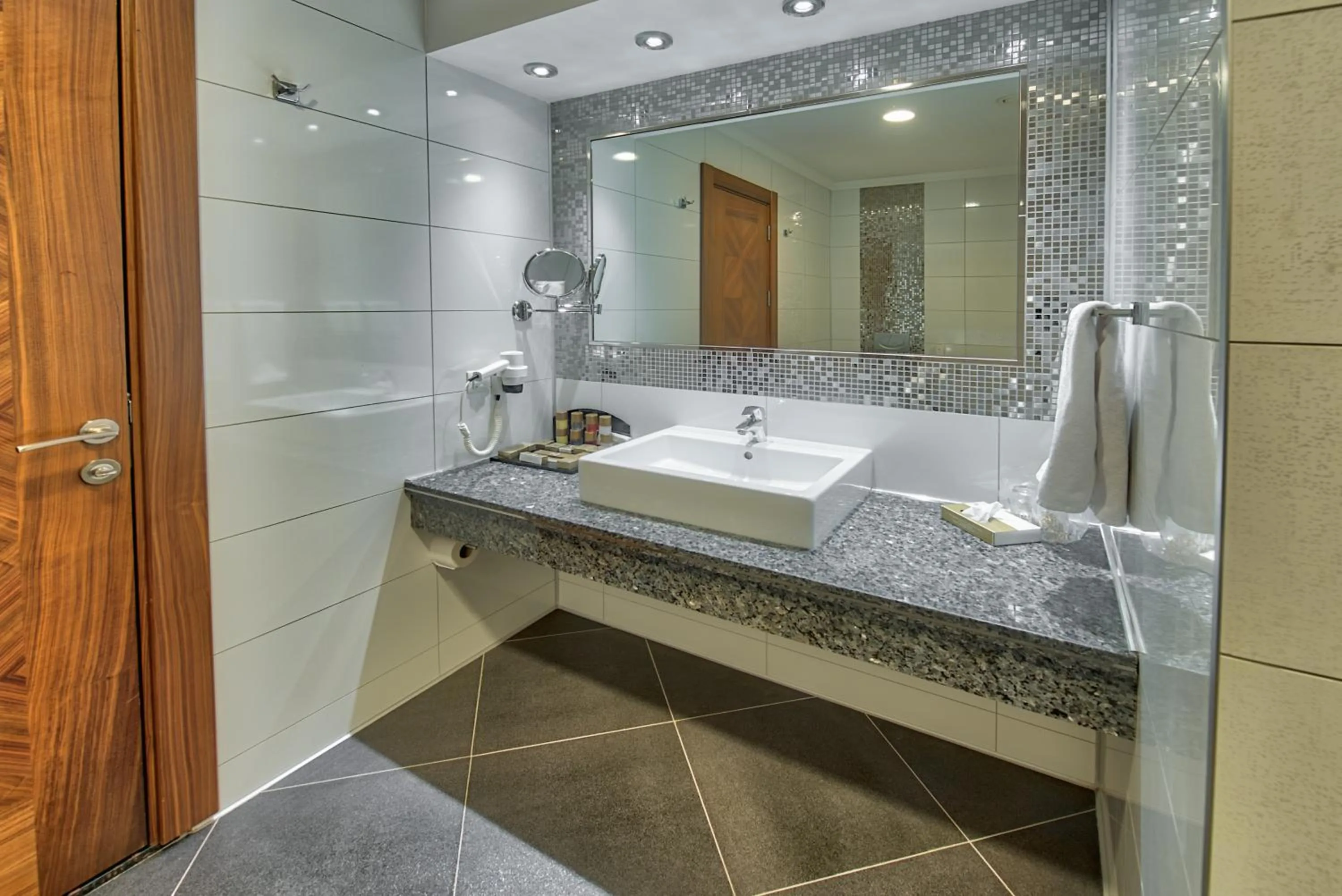 Bathroom in Atakosk Group Hotels