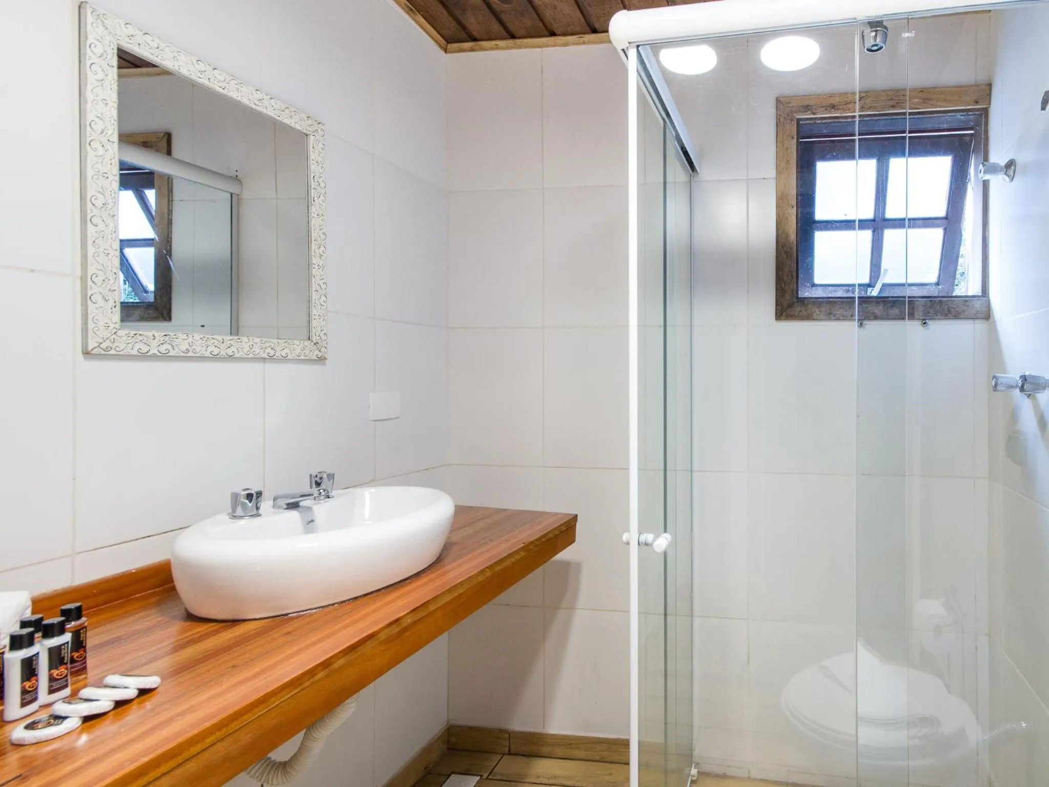 Bathroom in Villa Vintage Campos - Piscina e opções de suites com hidromassagem