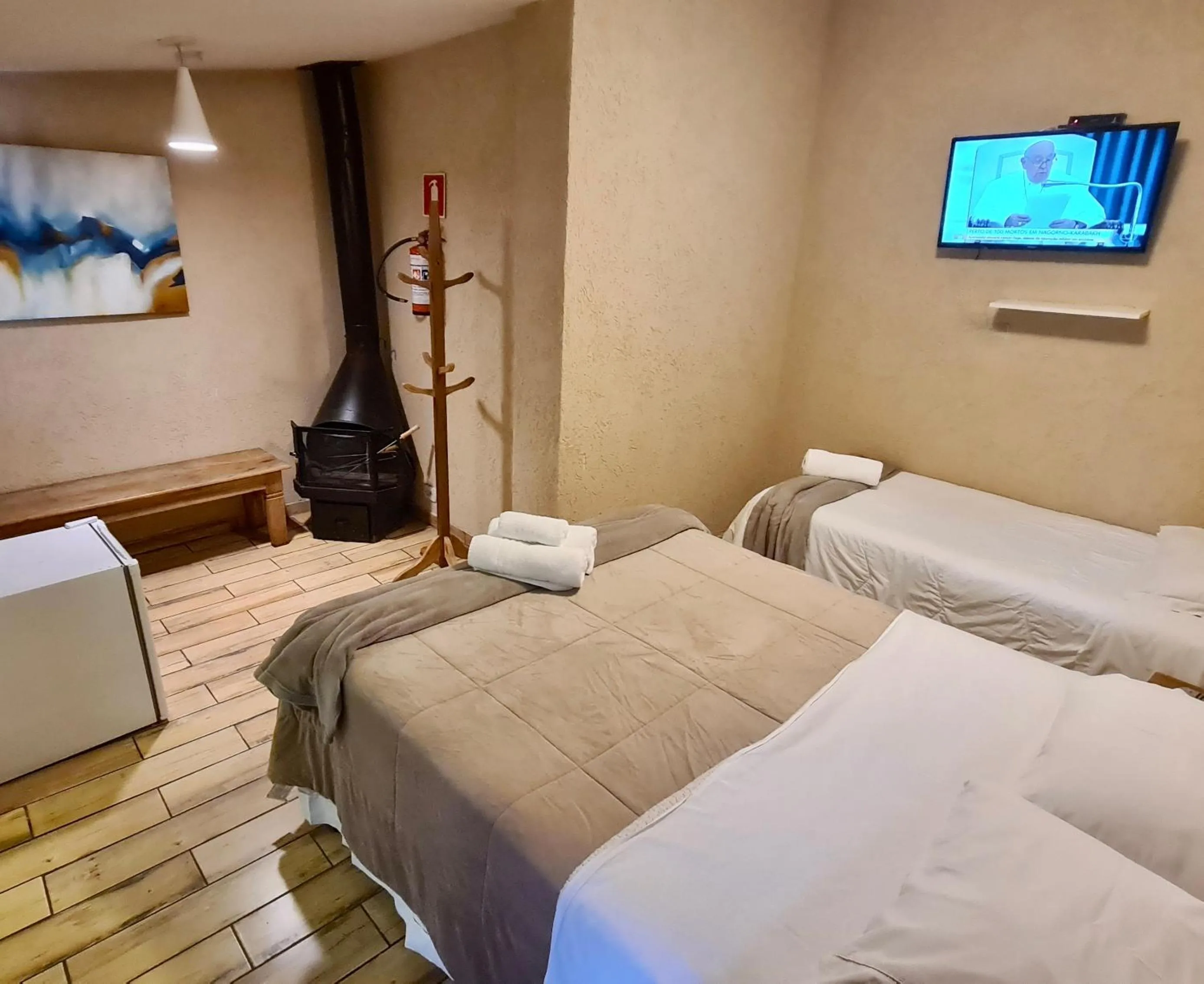 Bedroom, Bed in Villa Vintage Campos - Piscina e opções de suites com hidromassagem