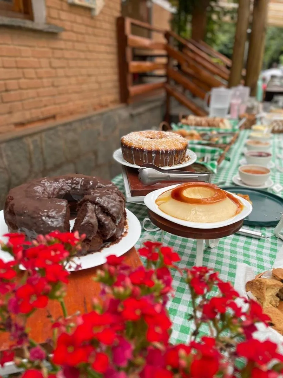 Breakfast in Villa Vintage Campos - Piscina e opções de suites com hidromassagem