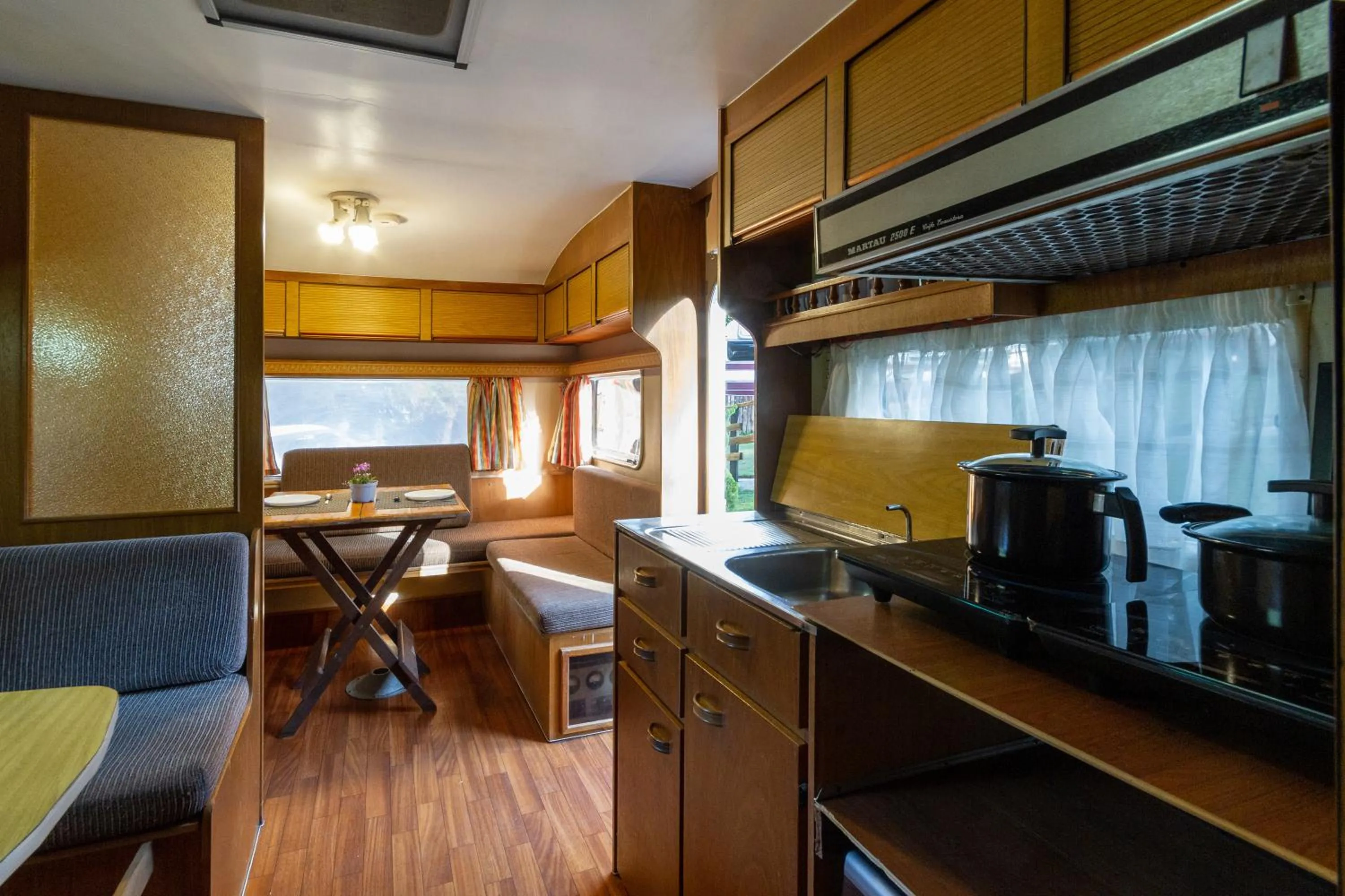 Kitchen or kitchenette in Villa Vintage Campos - Piscina e opções de suites com hidromassagem