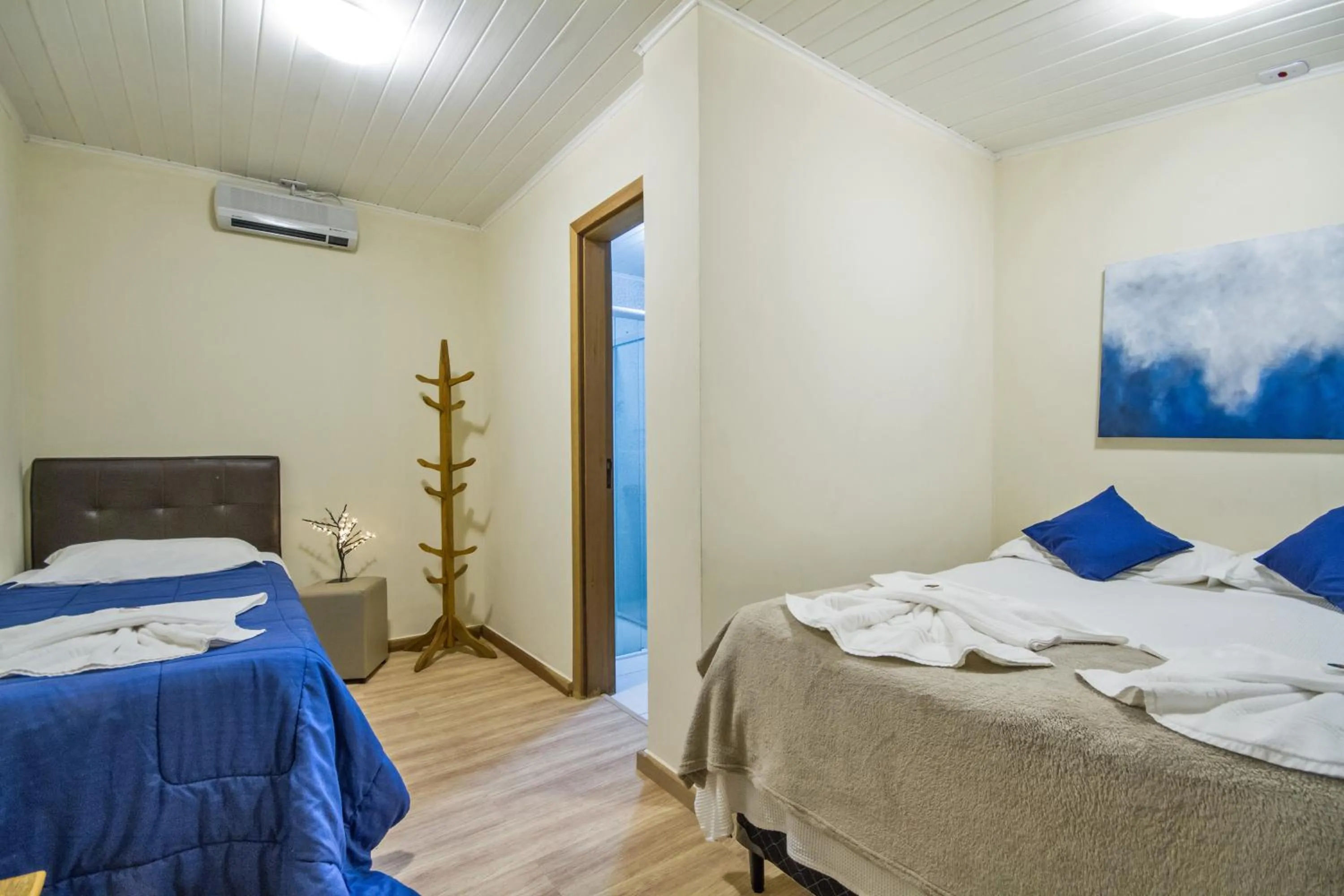 Bedroom, Bed in Villa Vintage Campos - Piscina e opções de suites com hidromassagem