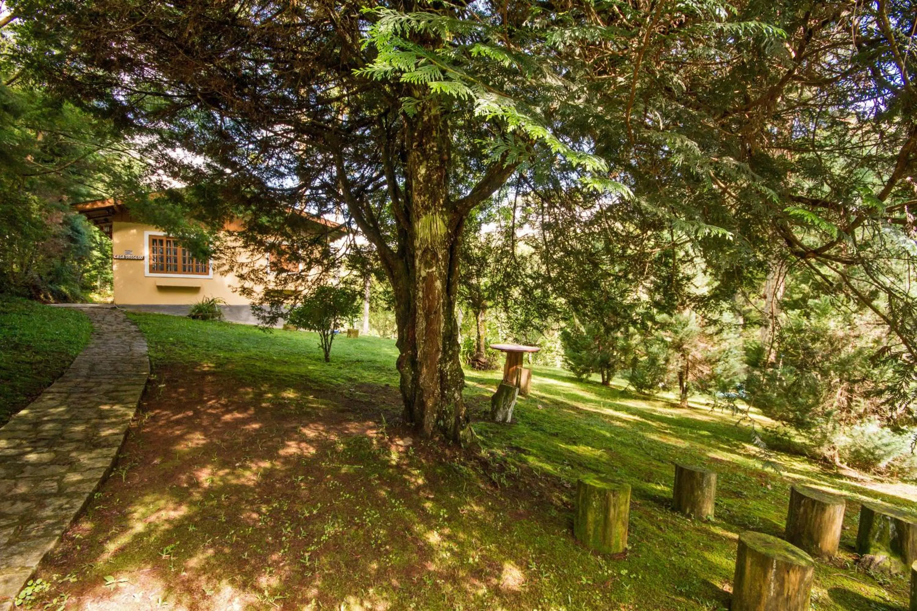 Property building in Villa Vintage Campos - Piscina e opções de suites com hidromassagem