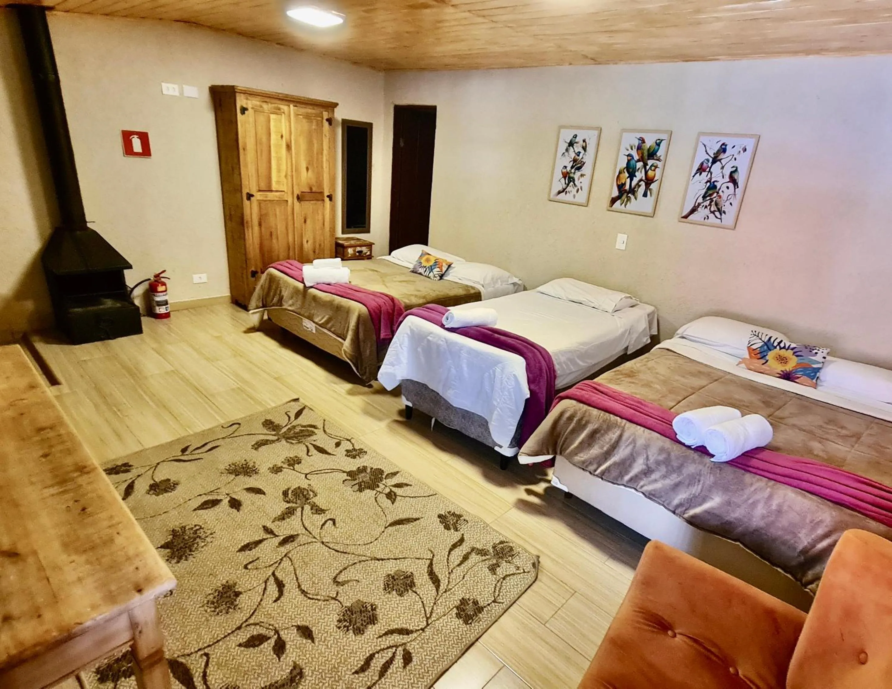 Bed in Villa Vintage Campos - Piscina e opções de suites com hidromassagem