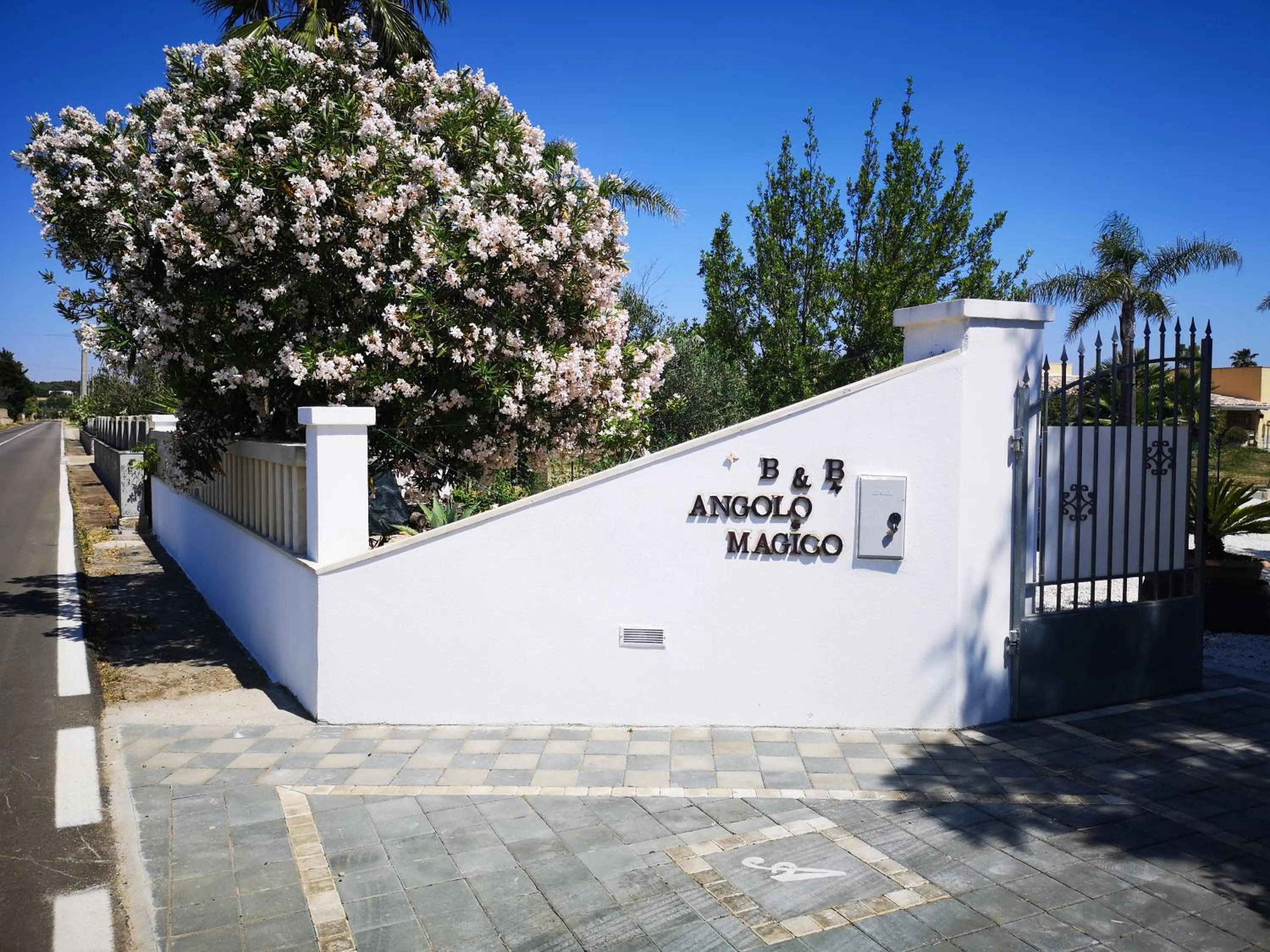 Property building in B&B Angolo Magico