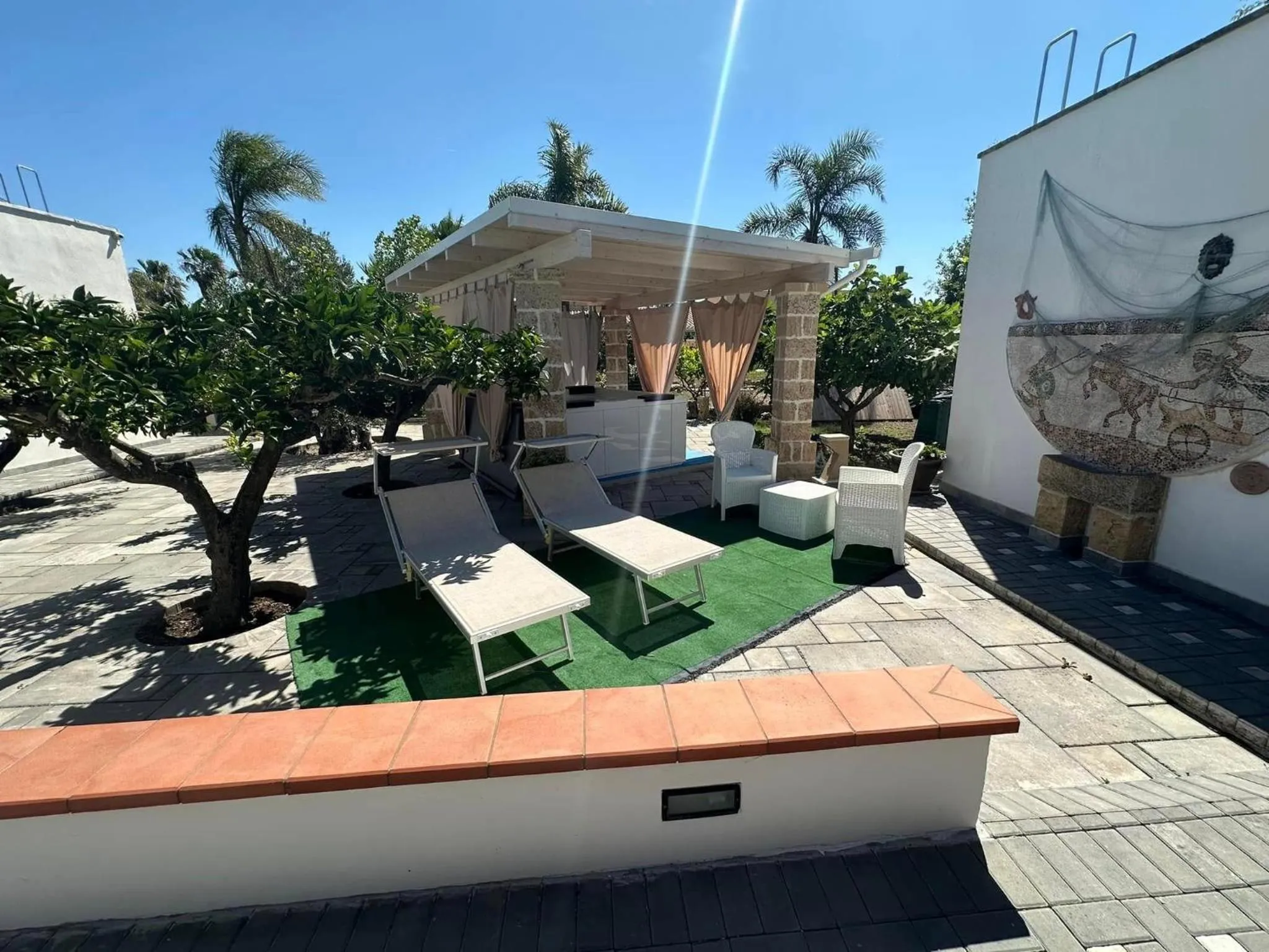 Swimming pool in B&B Angolo Magico