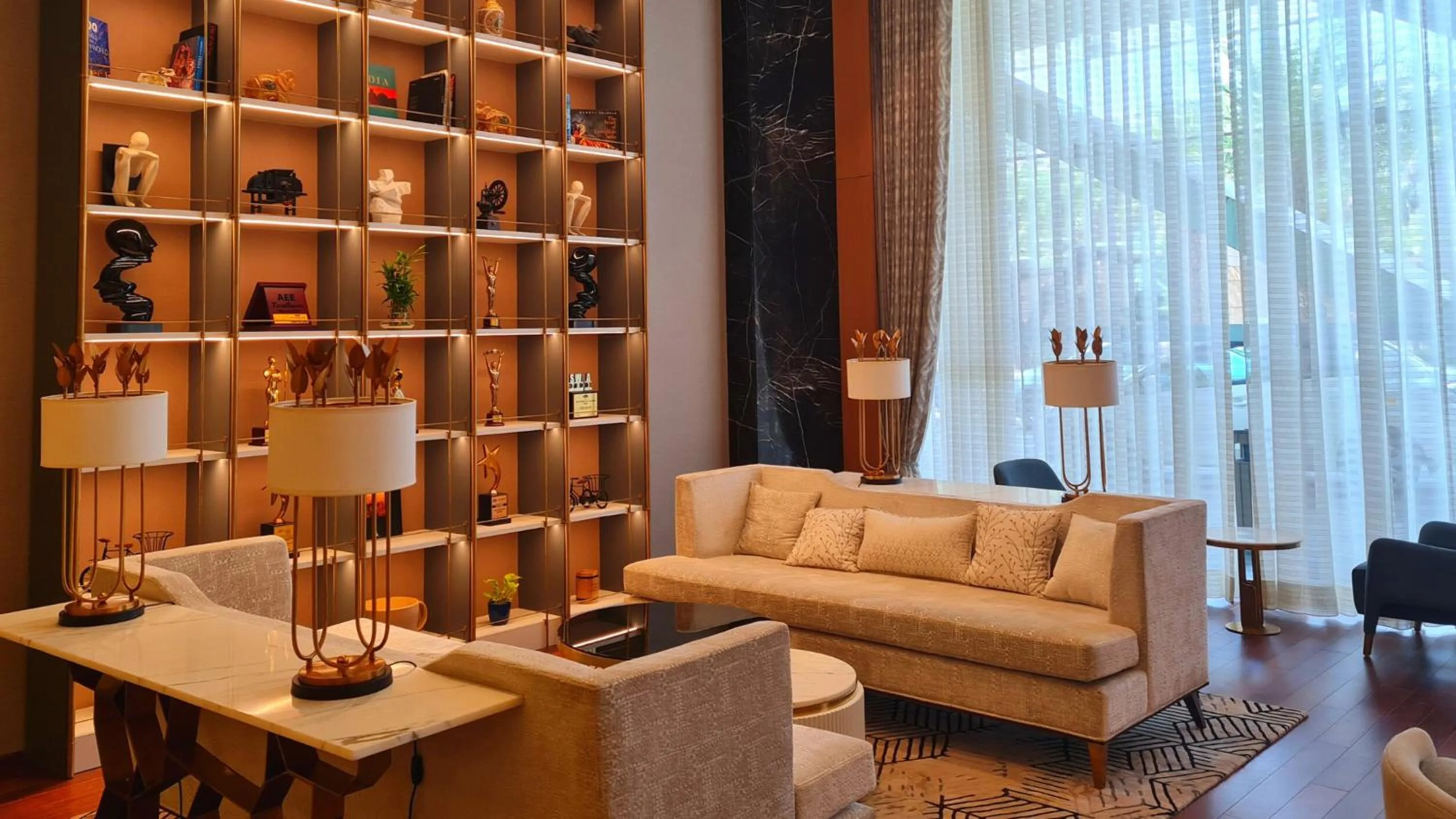 Lounge or bar in InterContinental Jaipur Tonk Road by IHG