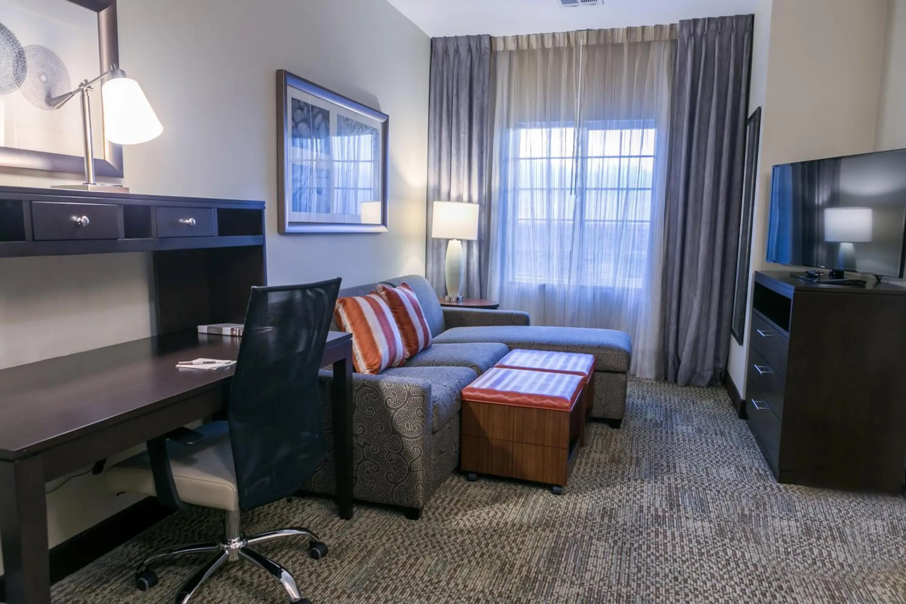 One-Bedroom King Suite with Communications Accessible Roll-In Shower in Staybridge Suites Austin North - Parmer Lane, an IHG Hotel One-Bedroom King Suite with Communications Accessible Roll-In Shower in Staybridge Suites Austin North - Parmer Lane, an IHG Hotel