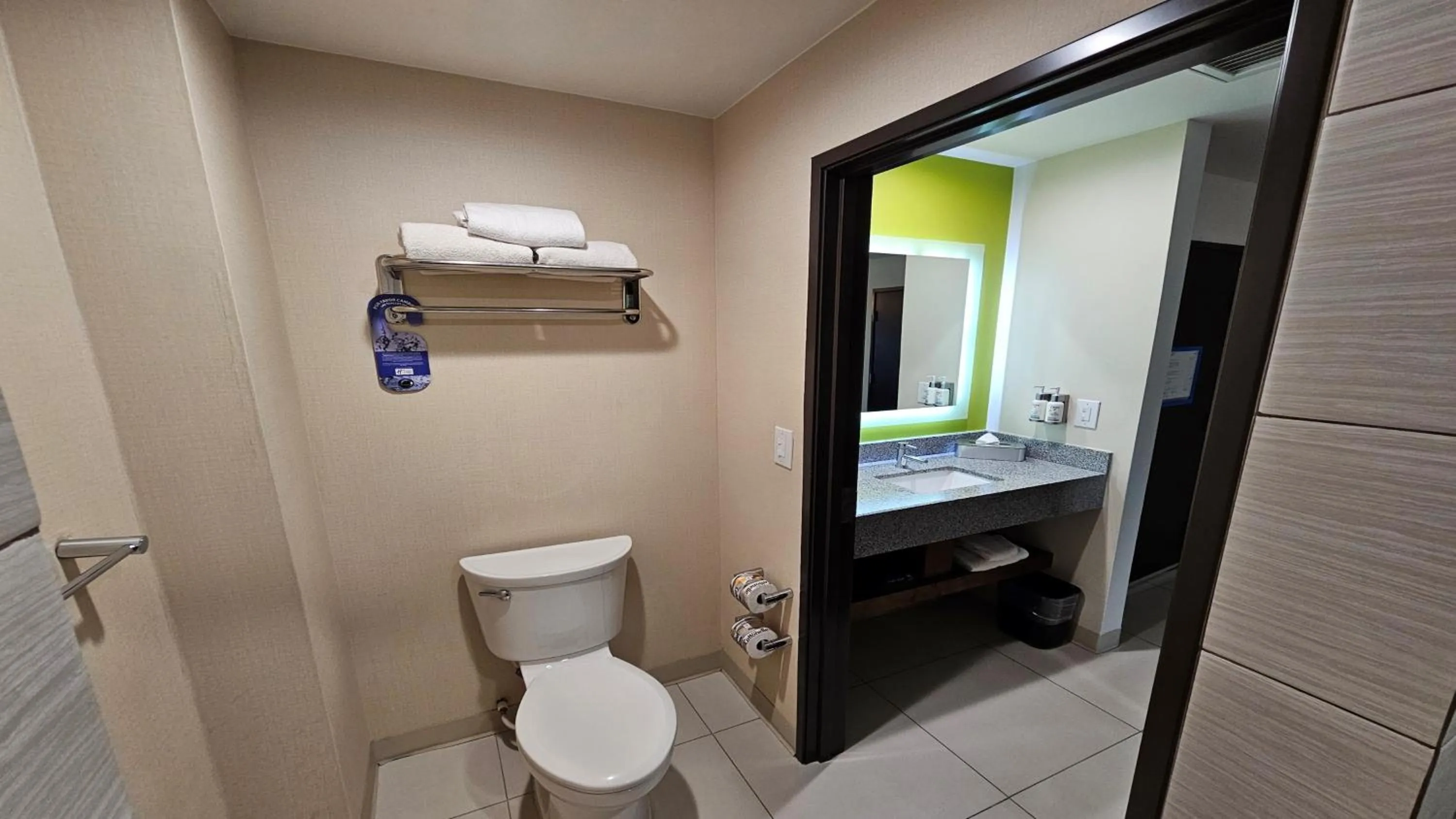 Bathroom in Holiday Inn Express & Suites Mexicali by IHG