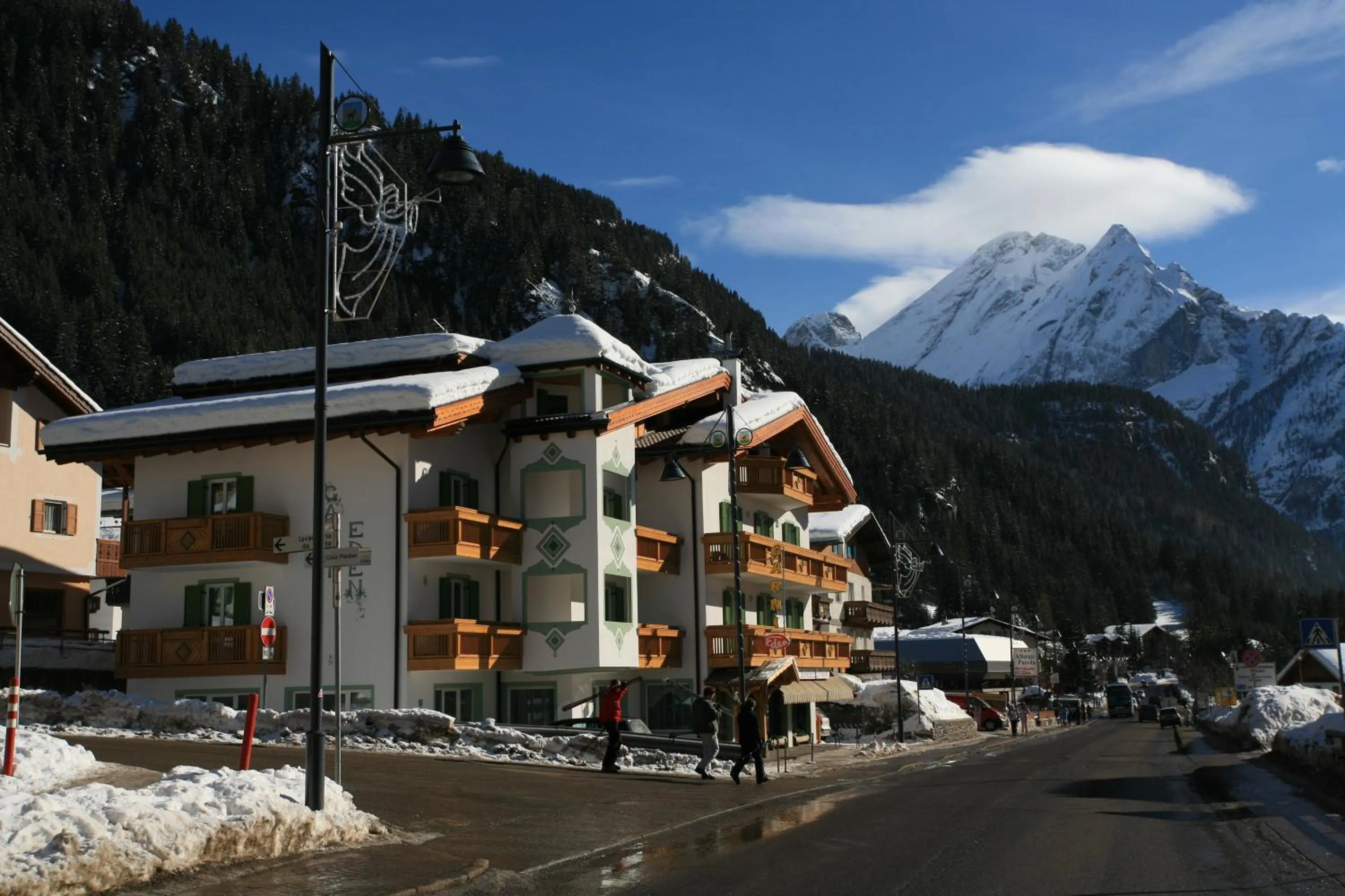 Property building in Garni Eden