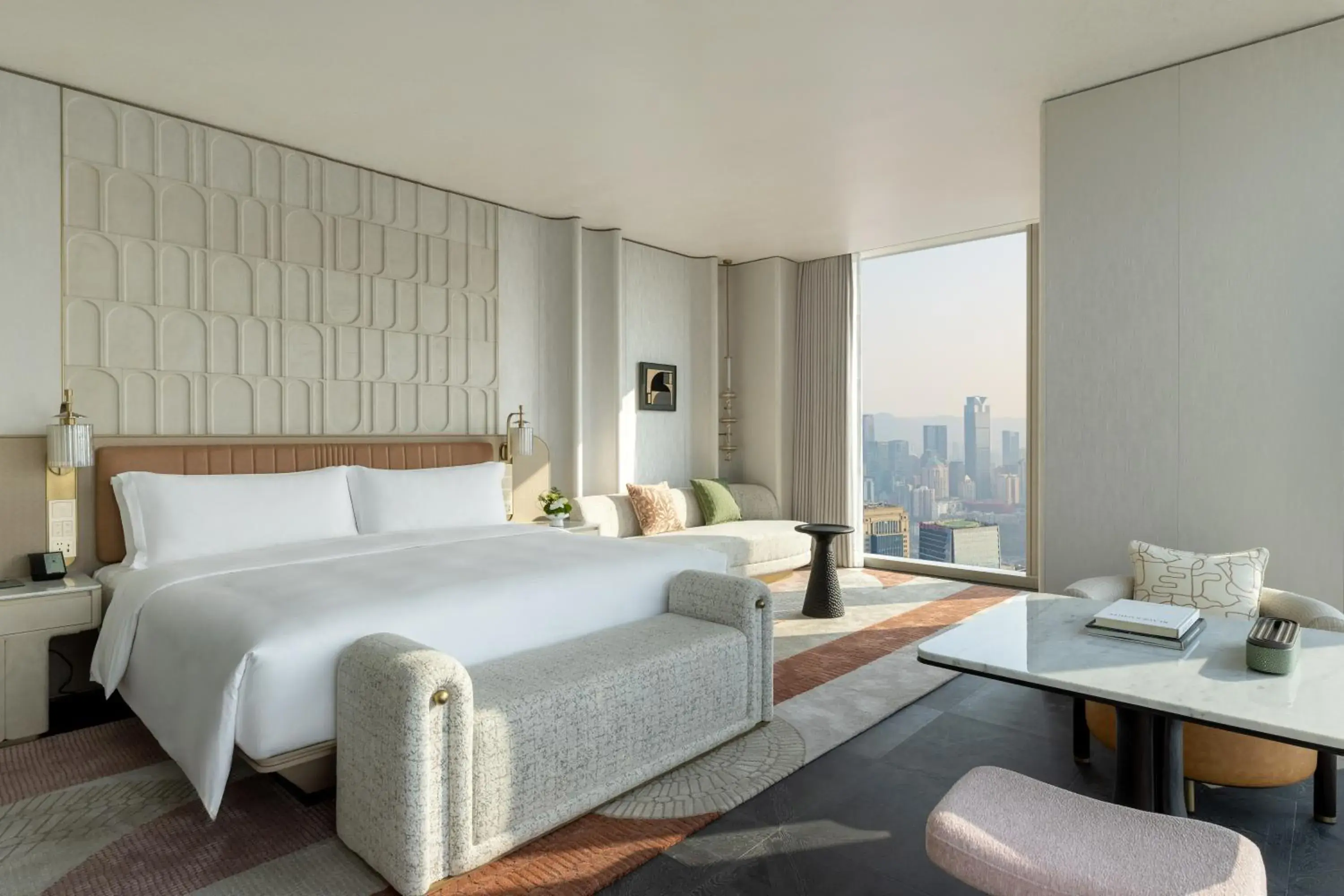 Grand King Room with River View in Vignette Collection TFT Chongqing by IHG Grand King Room with River View in Vignette Collection TFT Chongqing by IHG