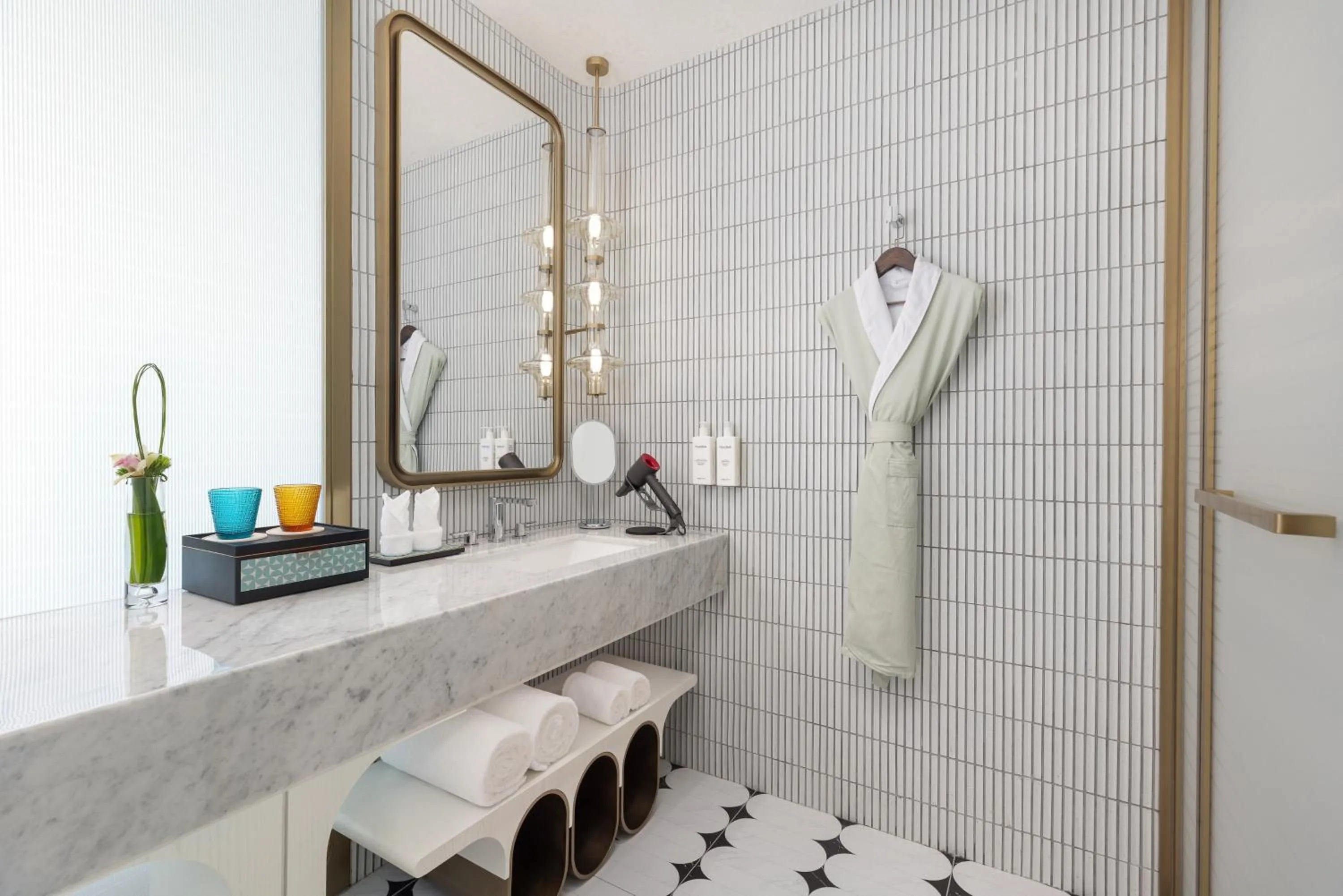 Photo of the whole room in Vignette Collection TFT Chongqing by IHG