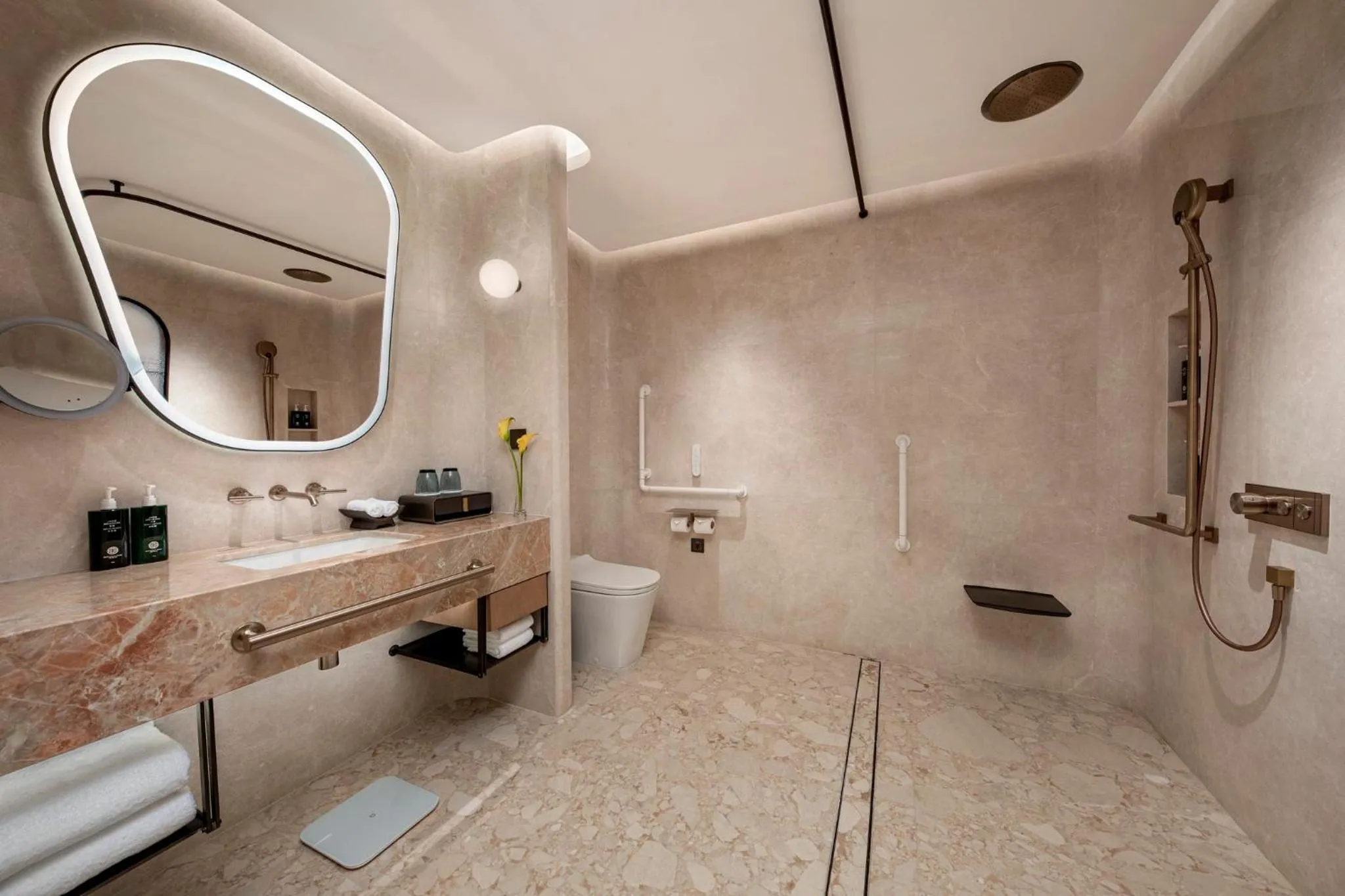 Bathroom in Hotel Indigo Xi'an High-tech Zone by IHG