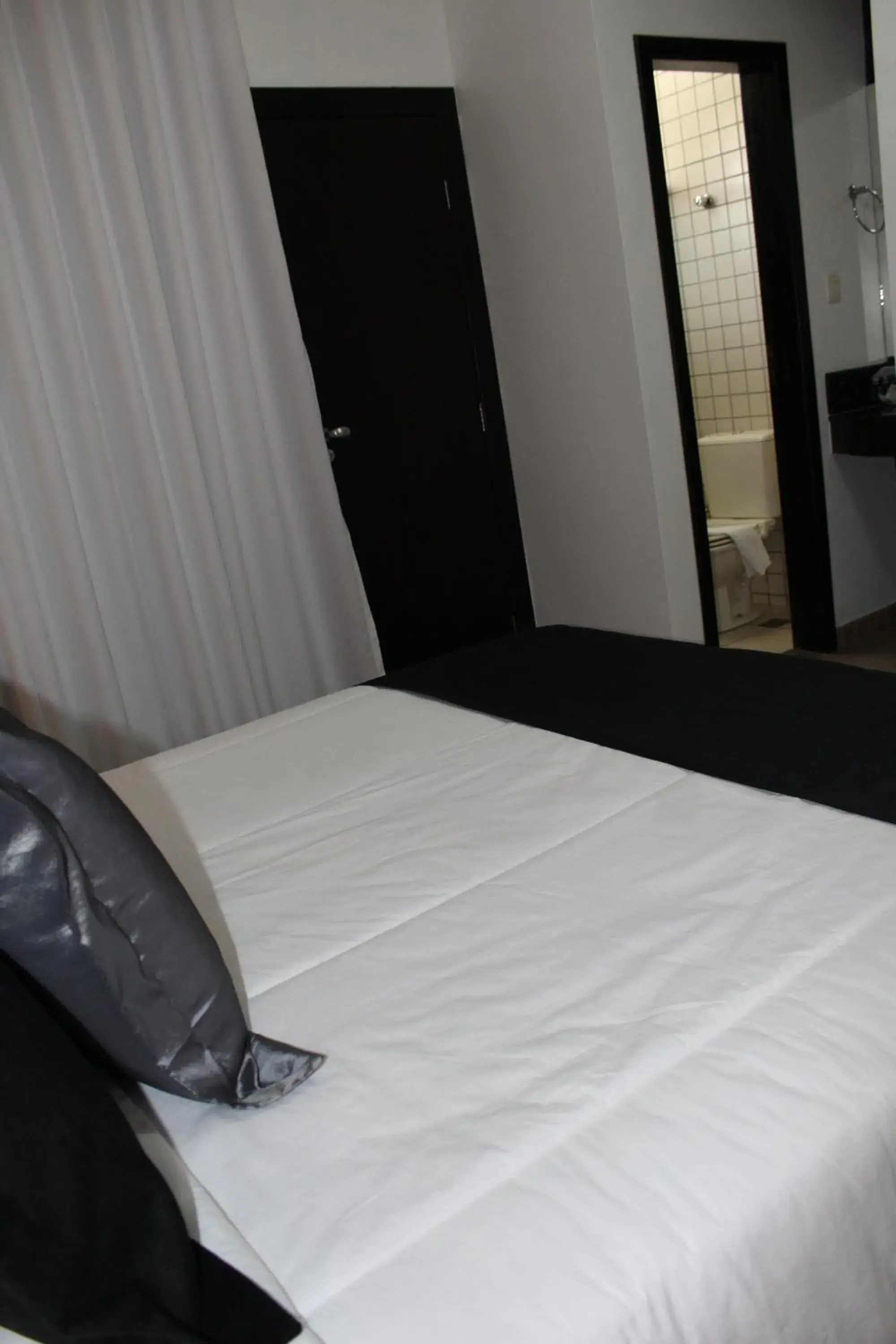 Deluxe Queen Room in Hotel Dom Henrique Deluxe Queen Room in Hotel Dom Henrique