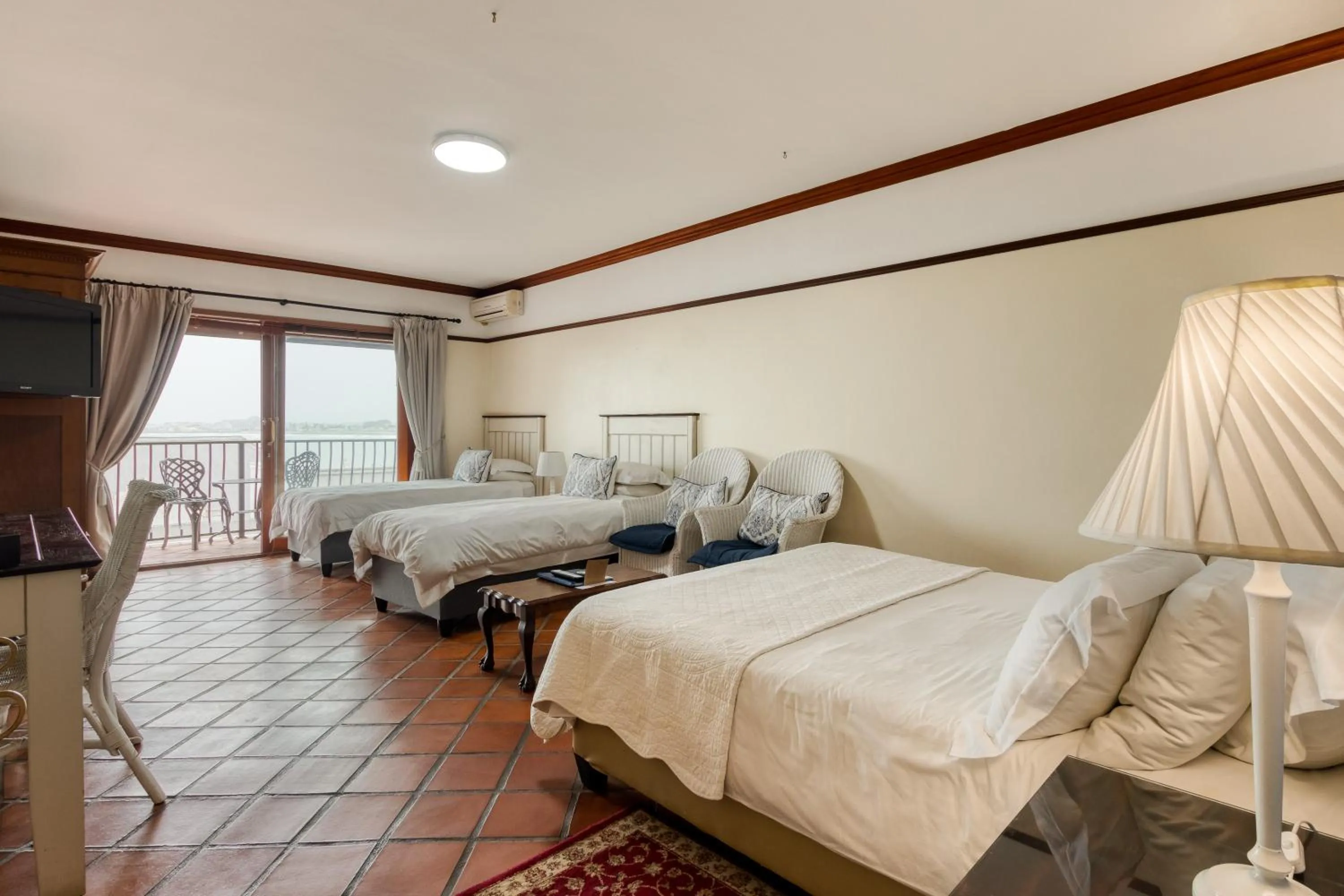 Photo of the whole room, Bed in Berg en Zee Guesthouse