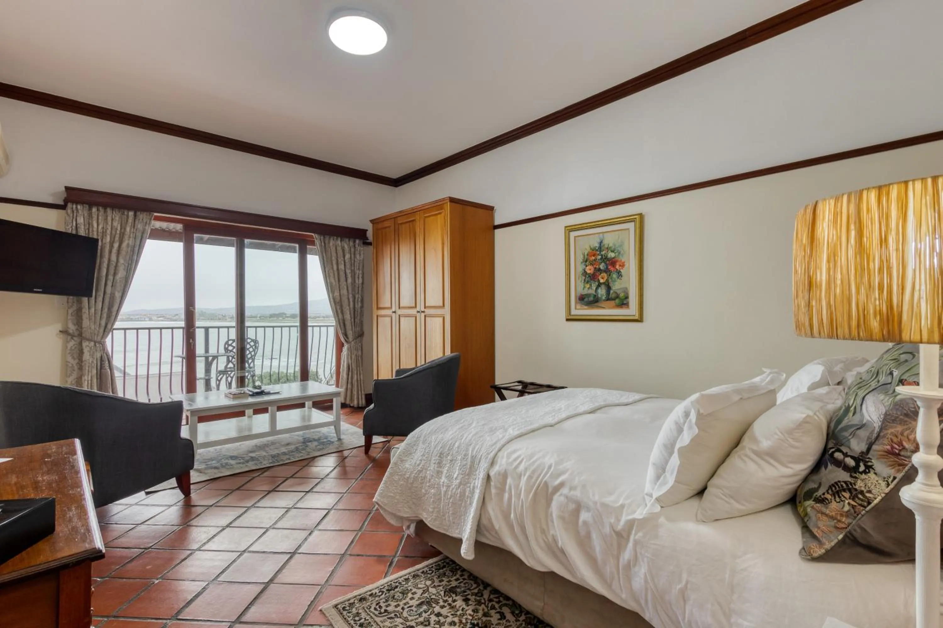 Photo of the whole room, Bed in Berg en Zee Guesthouse