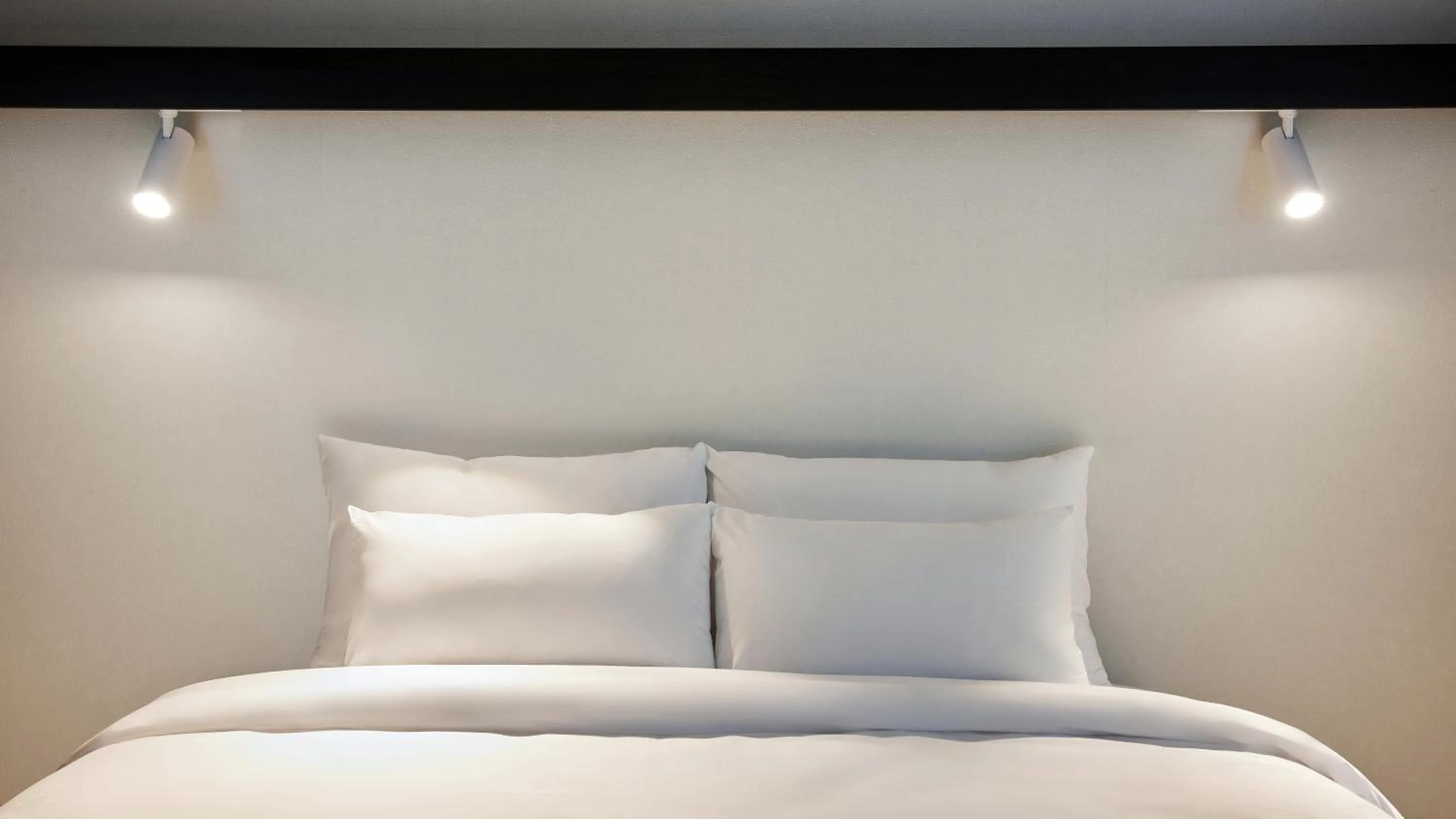 Bed in Yeouido Park Hotel