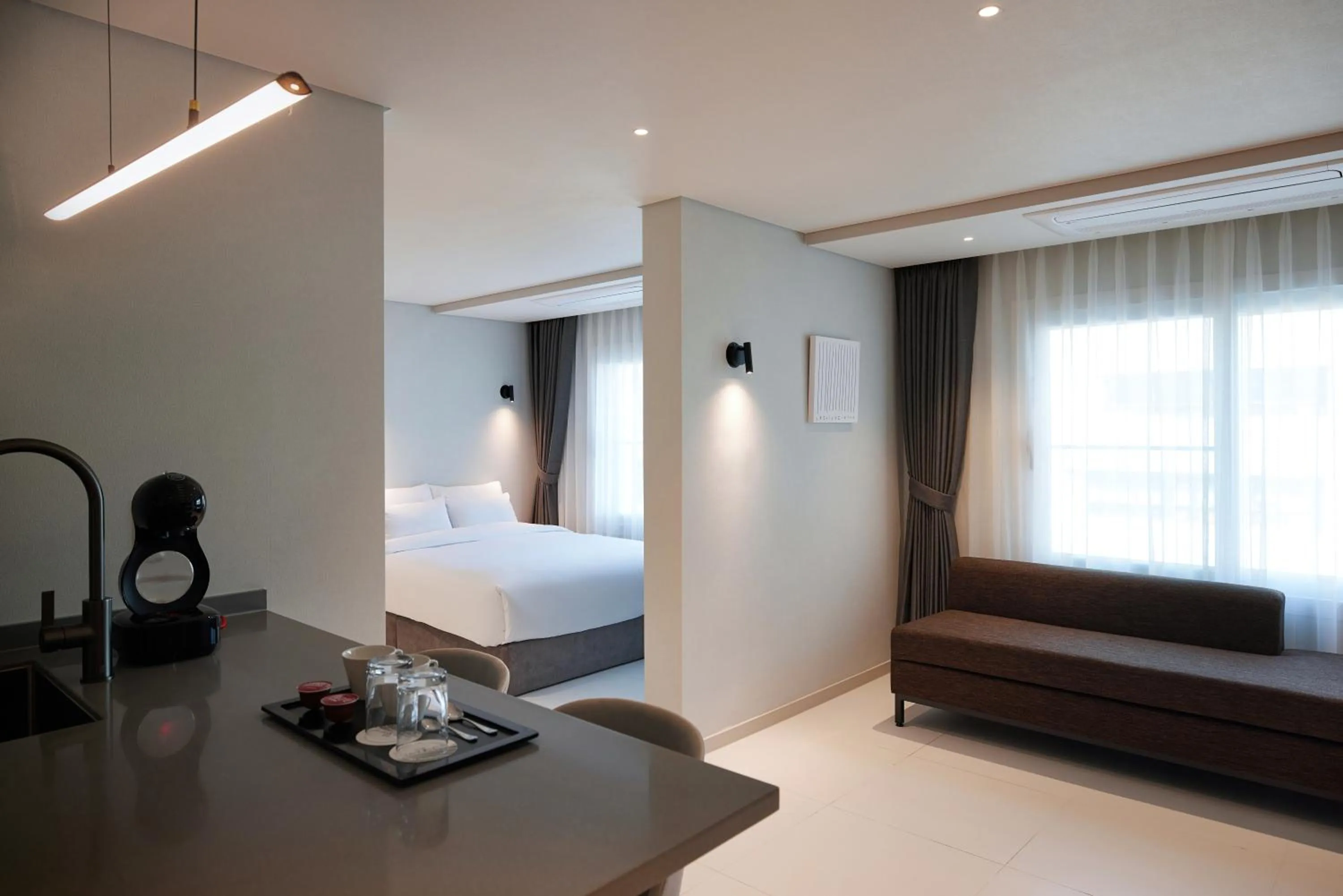 Photo of the whole room, Bed in Yeouido Park Hotel