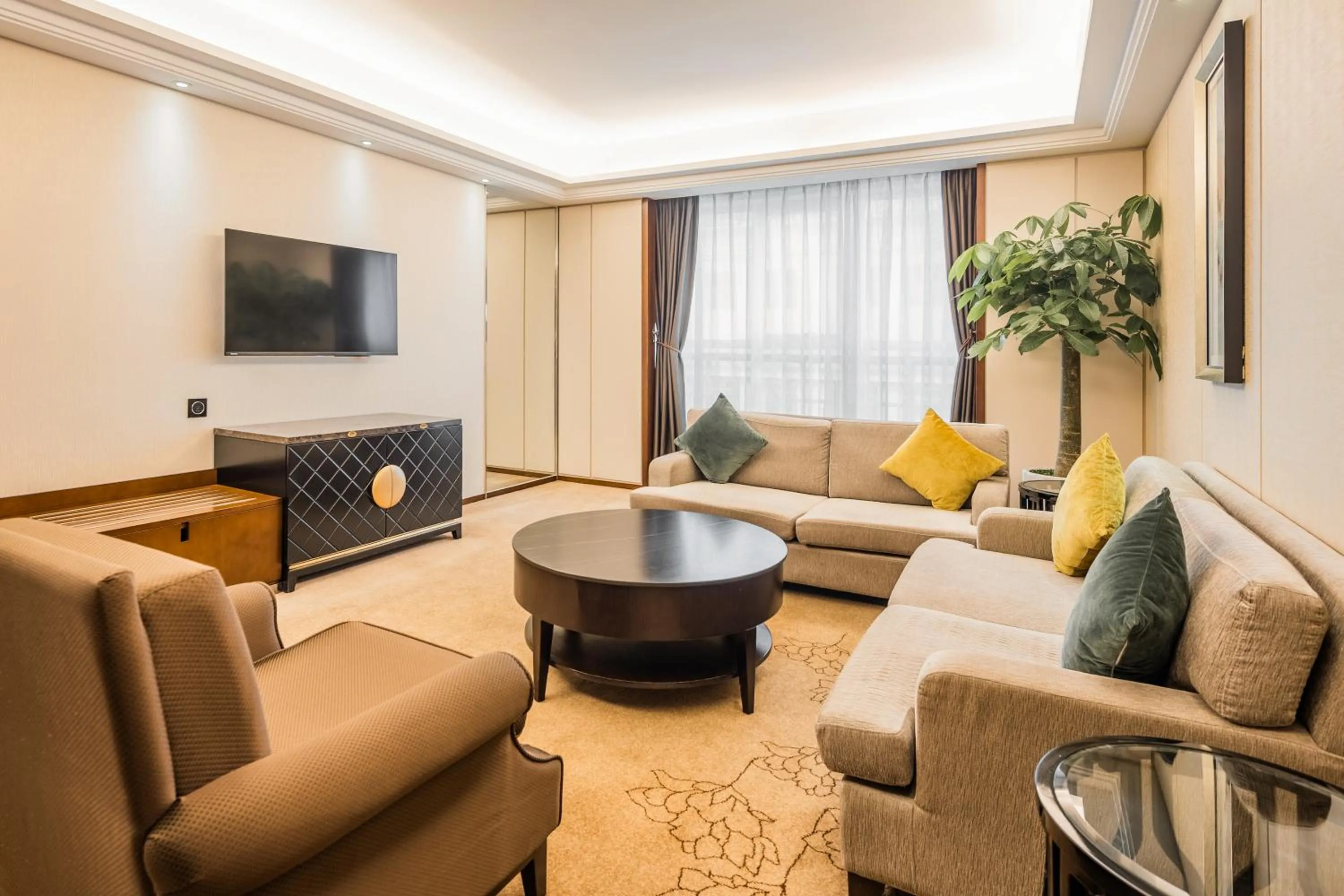 Living room in Maoming International Hotel
