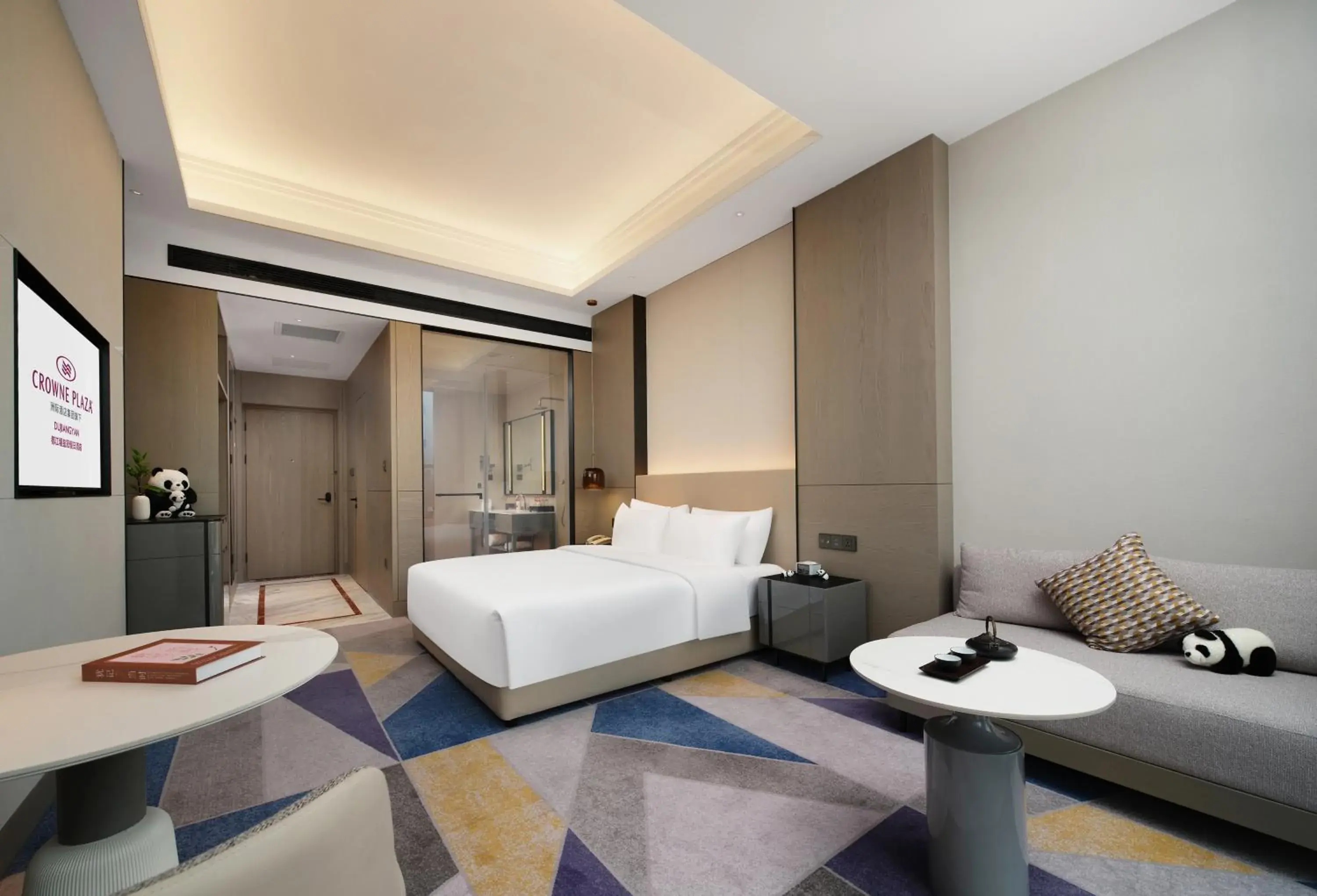 King Room with Mountain View in Crowne Plaza Dujiangyan by IHG King Room with Mountain View in Crowne Plaza Dujiangyan by IHG