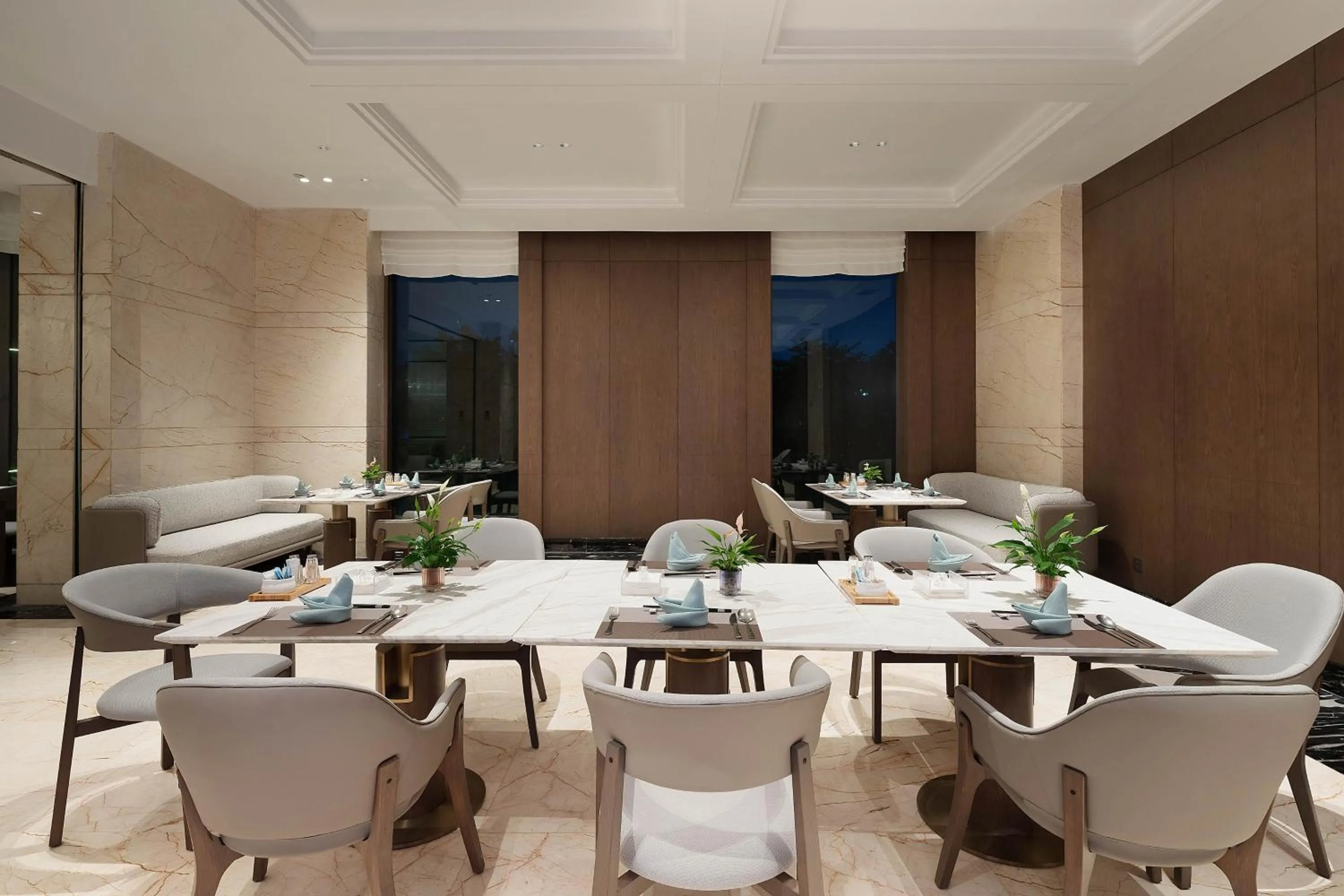 Restaurant/places to eat in Crowne Plaza Dujiangyan by IHG