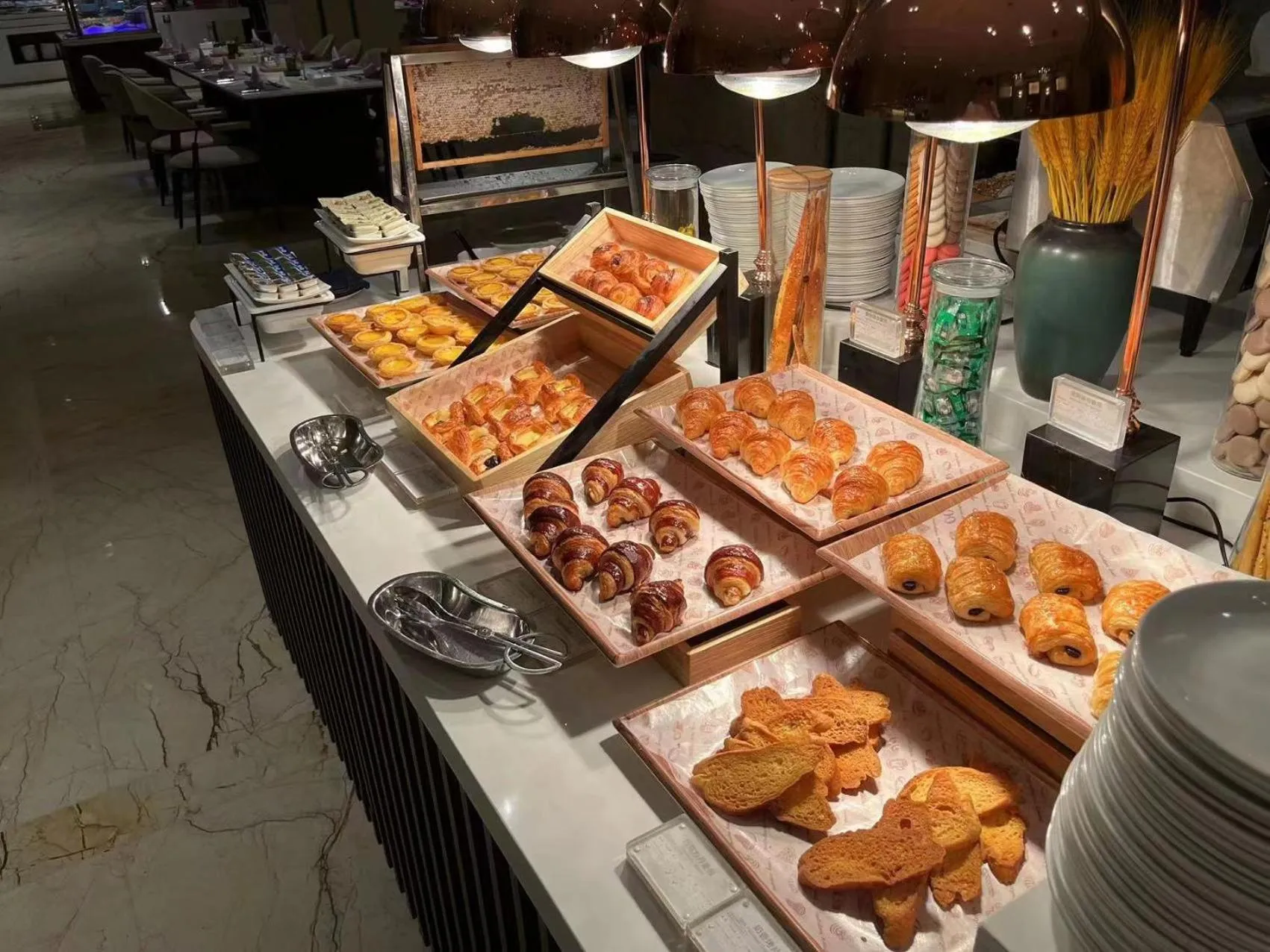 Restaurant/places to eat in Crowne Plaza Dujiangyan by IHG