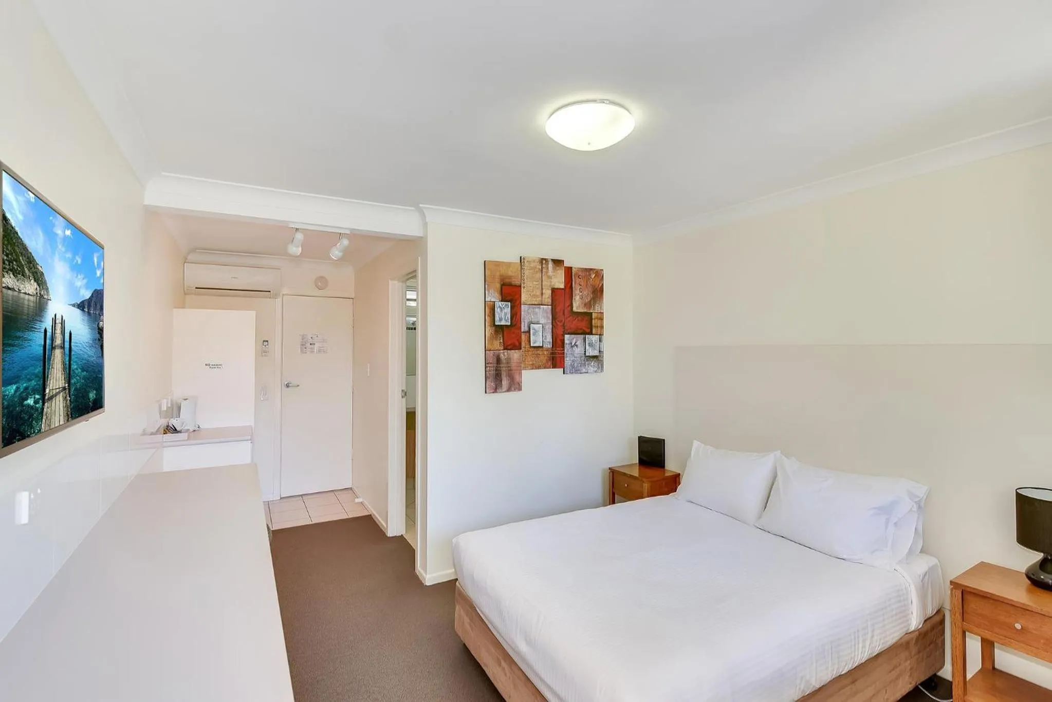 Bedroom, Bed in Nightcap at Golden Beach Tavern