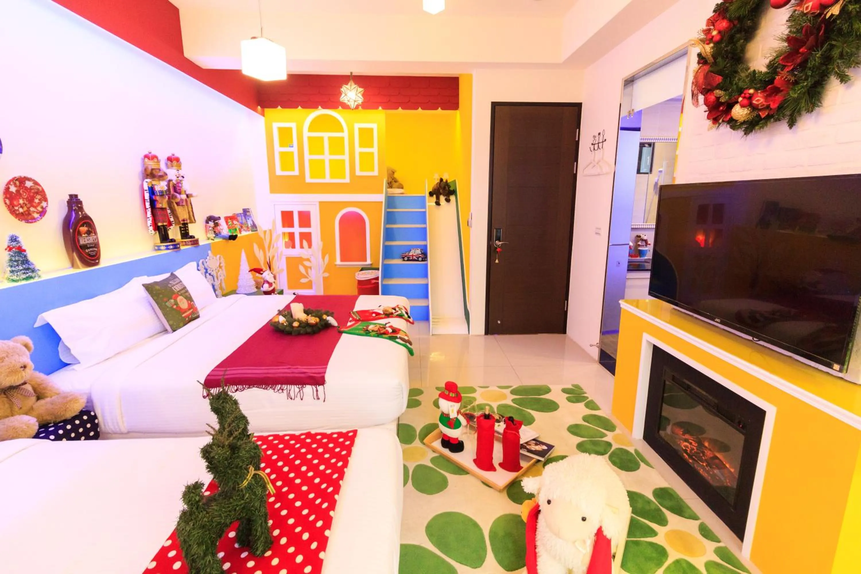 Photo of the whole room in 宜蘭I Do主題電梯民宿